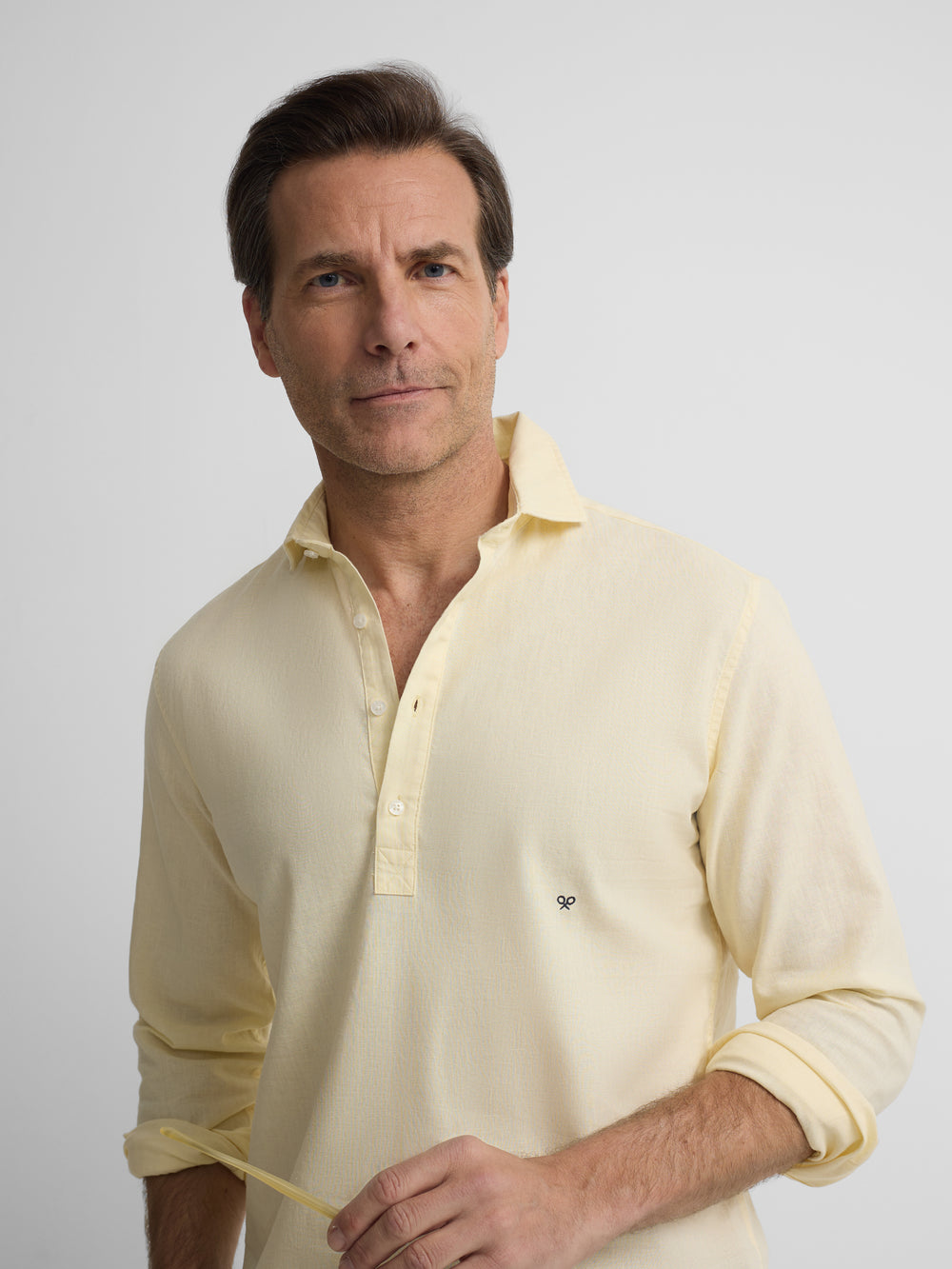 polo de sport en lin jaune