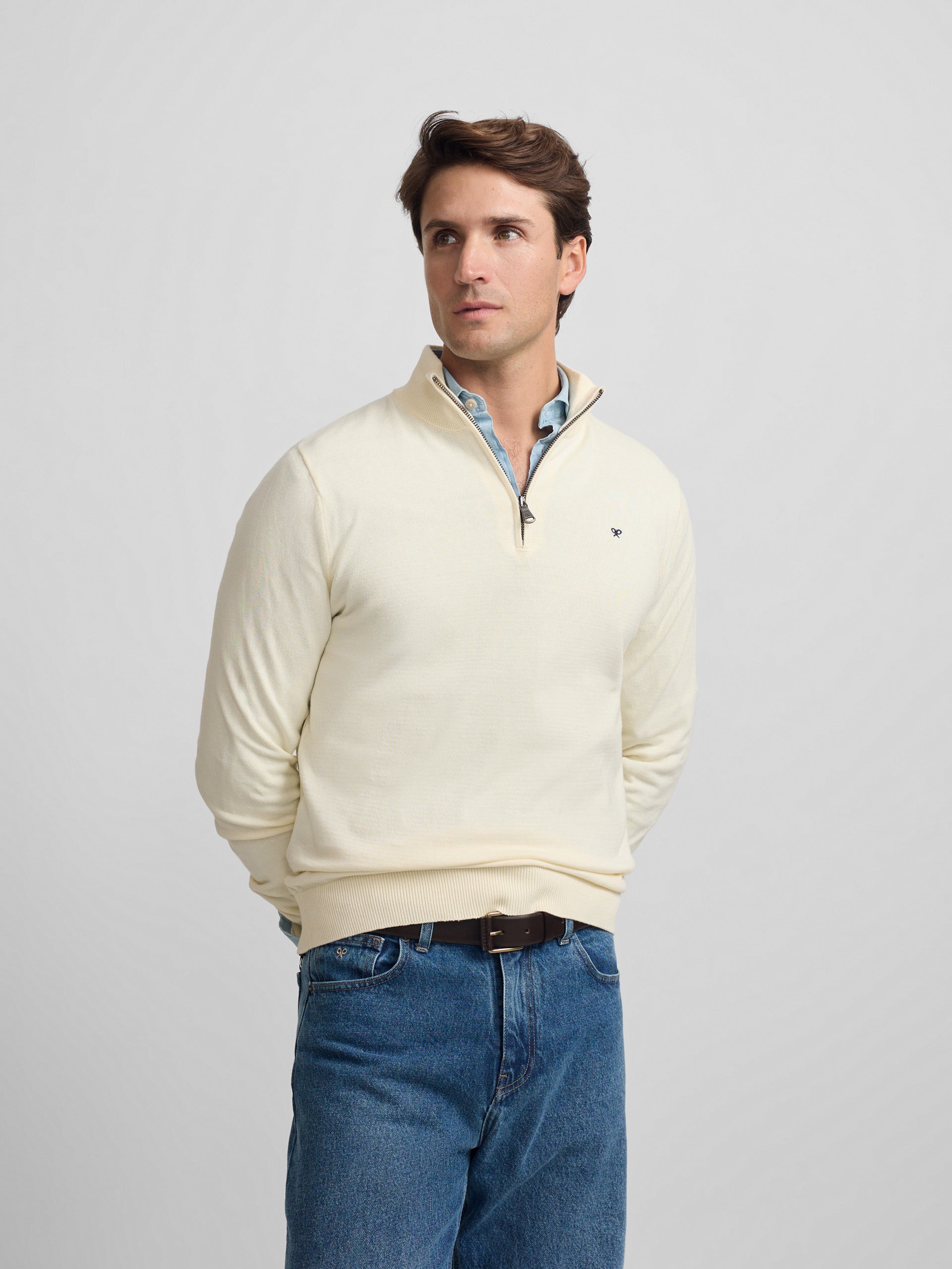 Camisola lisa com fecho de meio comprimento creme