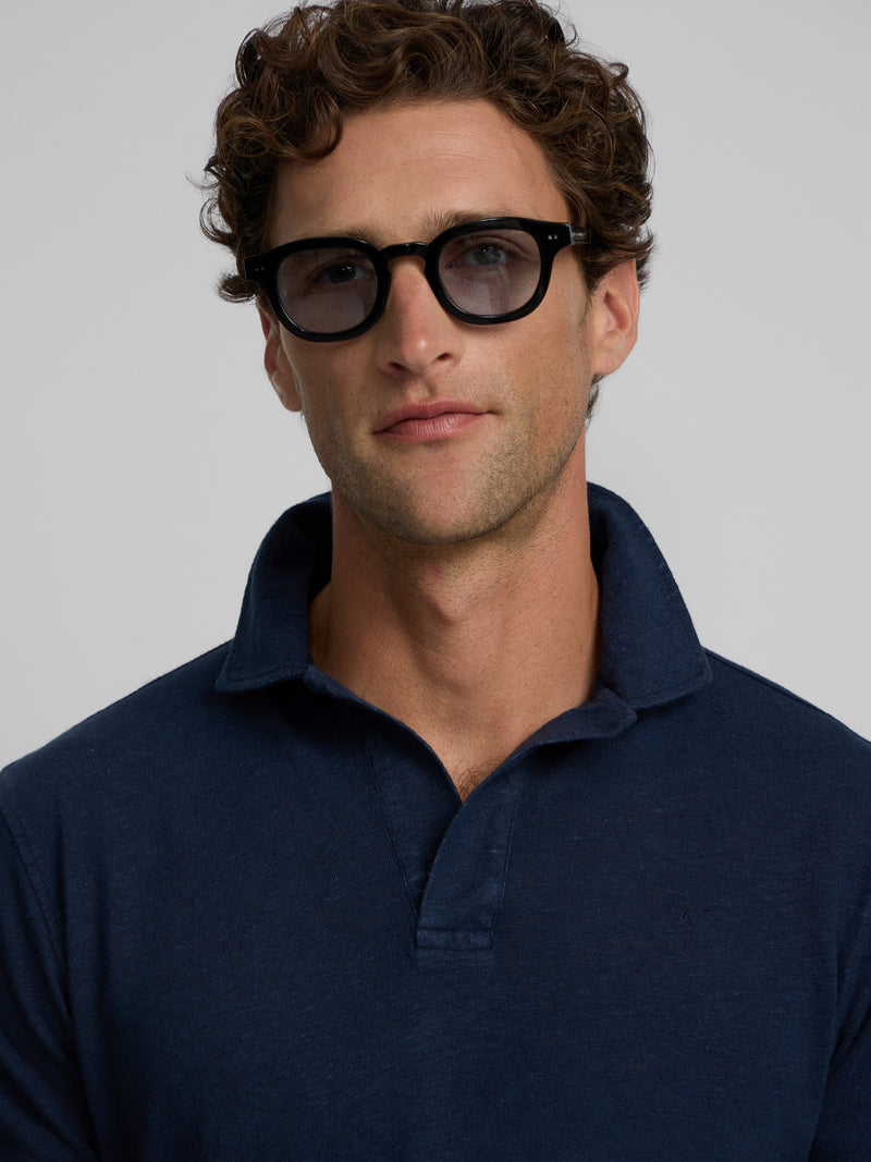 Polo de linho azul-marinho