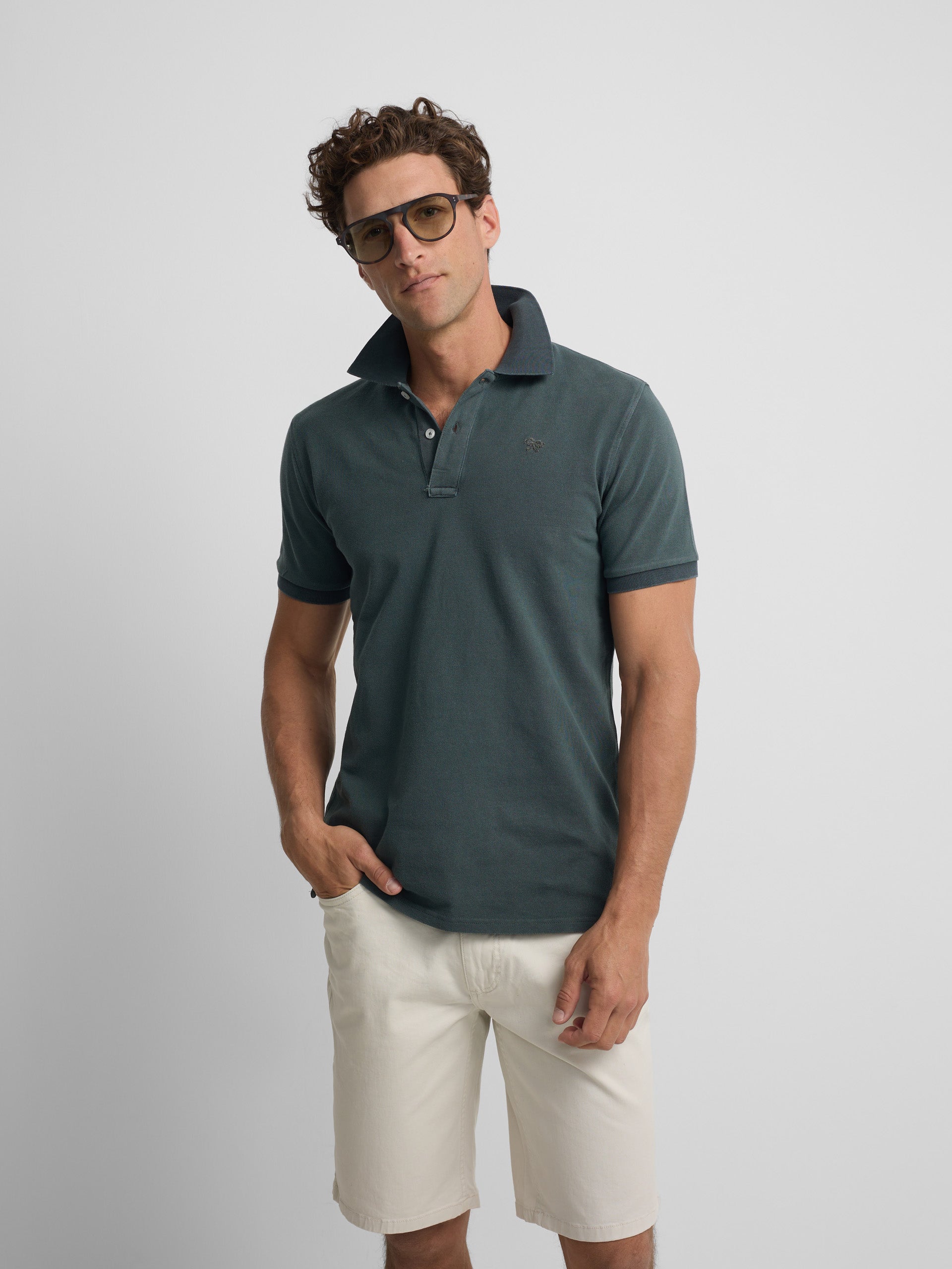 Polo clasico garment dye verde oscuro