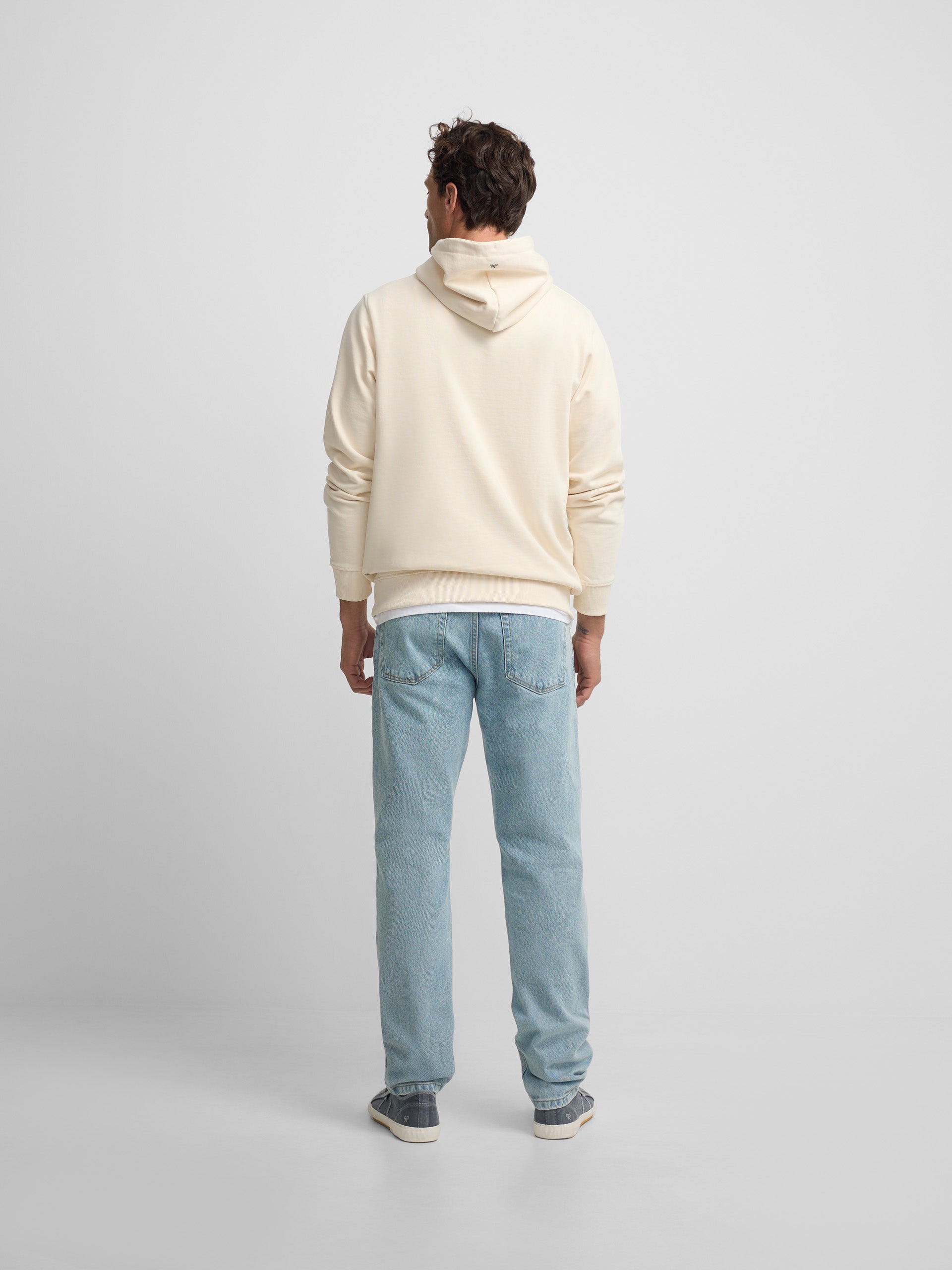 Sudadera capucha nomad crema