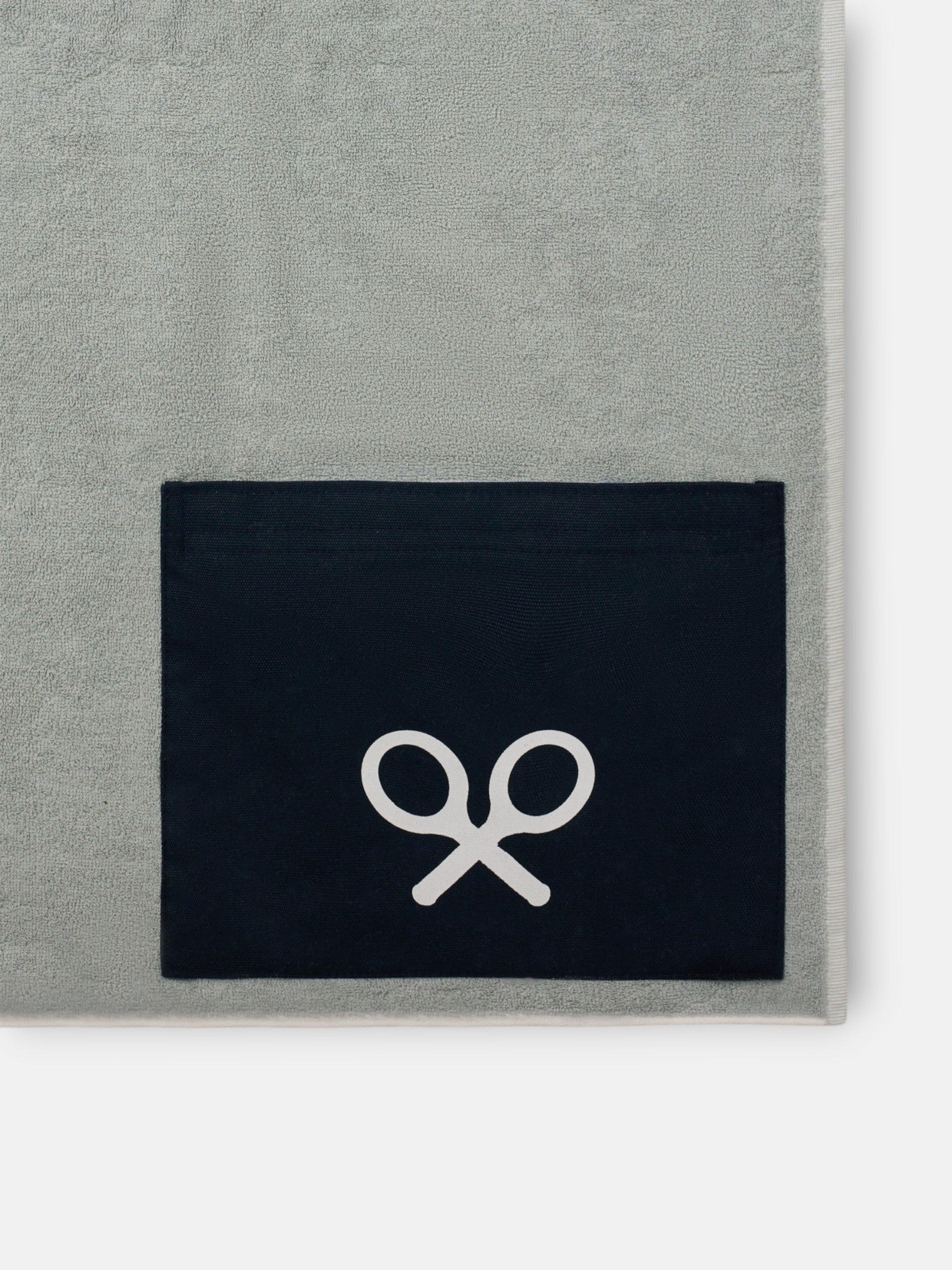 Green pocket striped towel