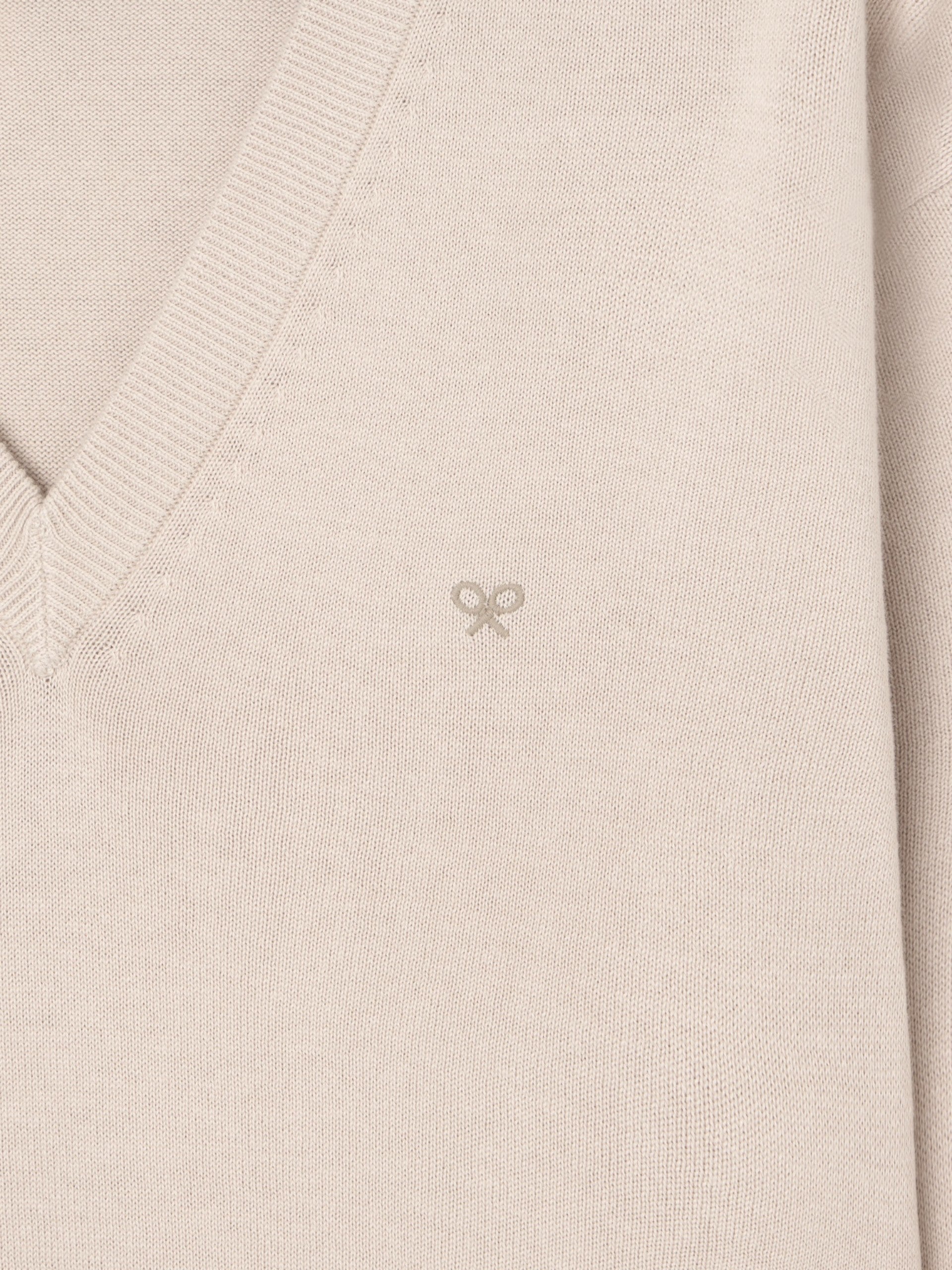 Jersey cuello pico business beige