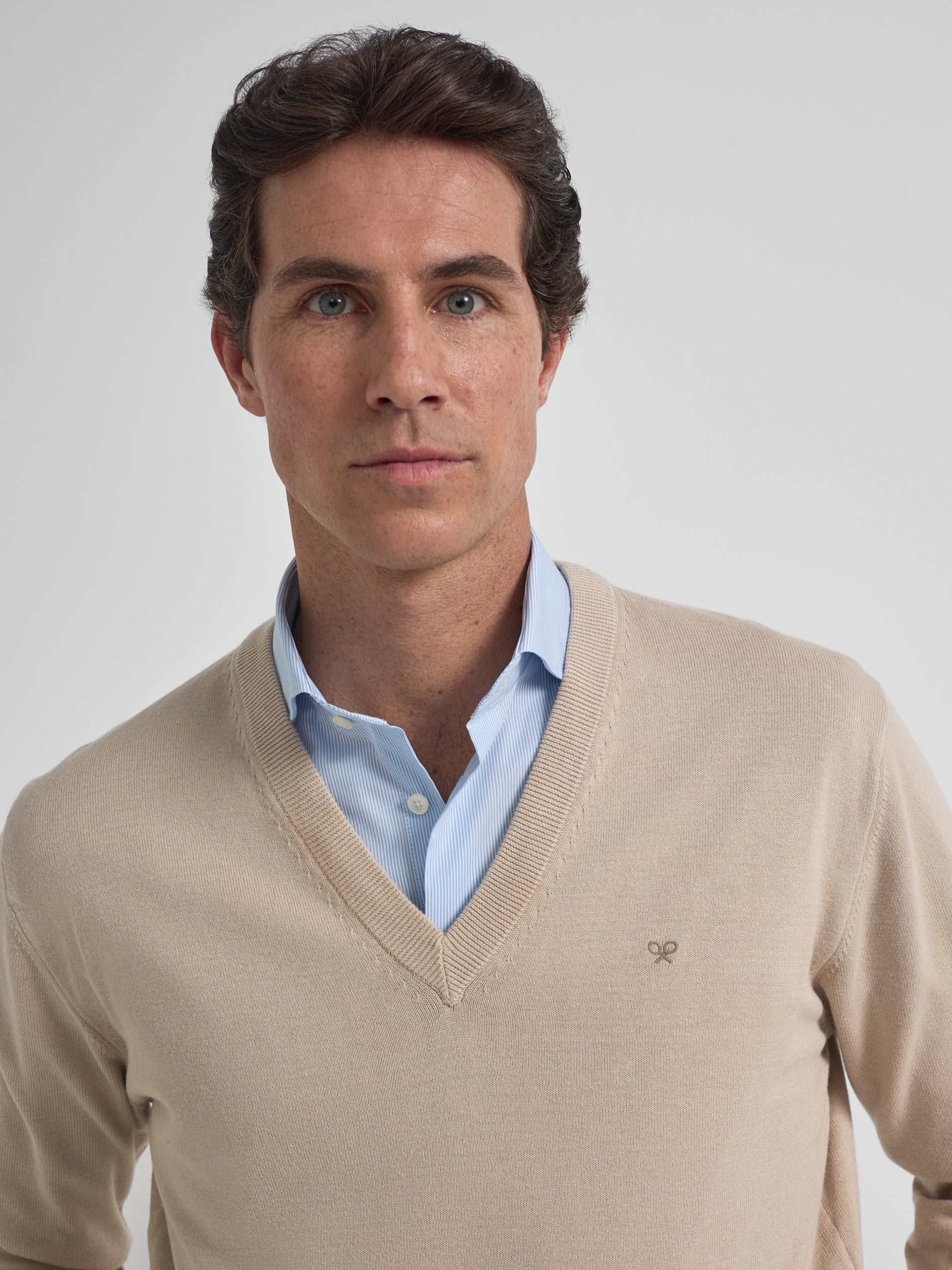 Jersey cuello pico business beige