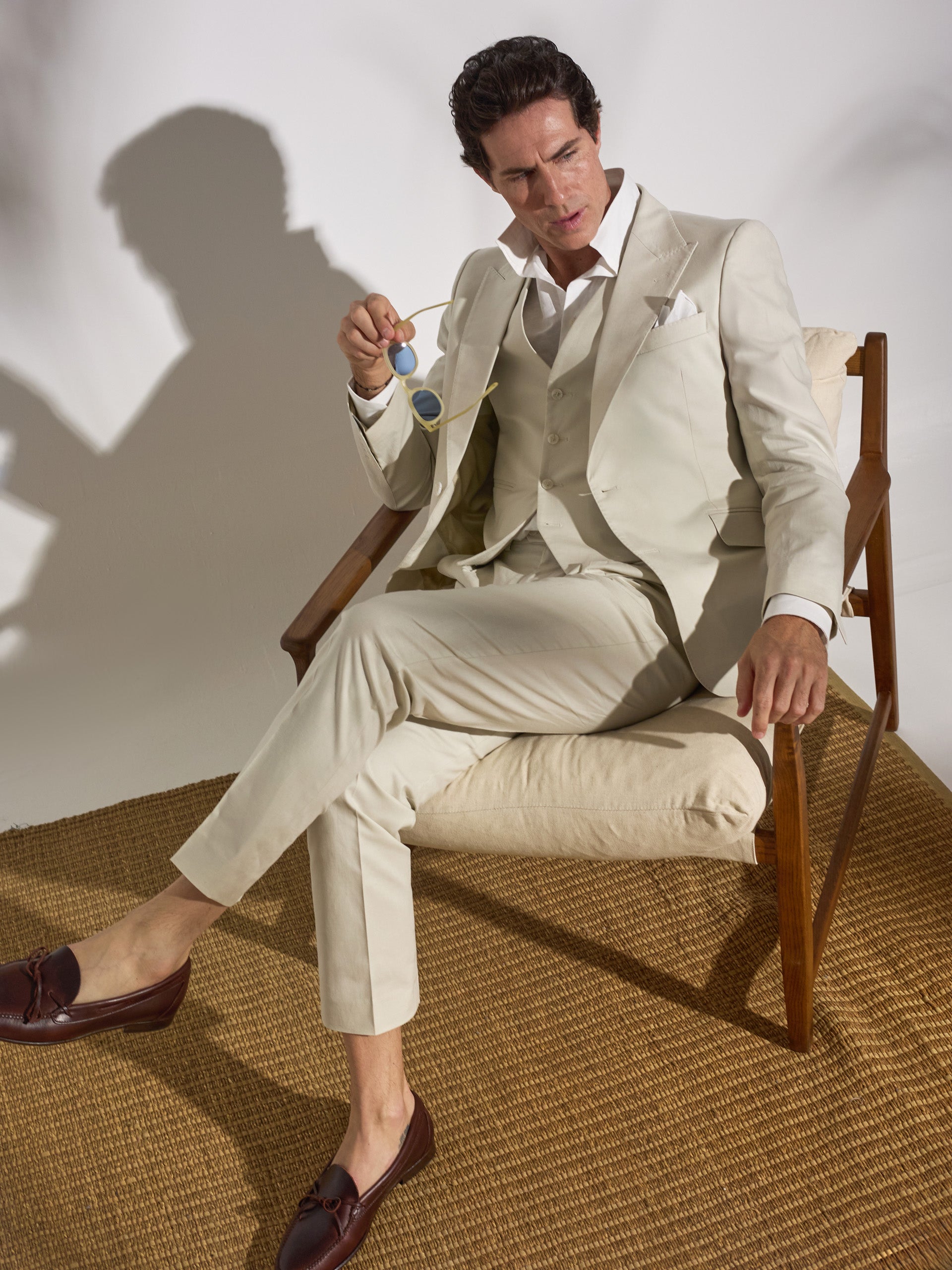 Pantalon de costume en lin unique couleur pierre