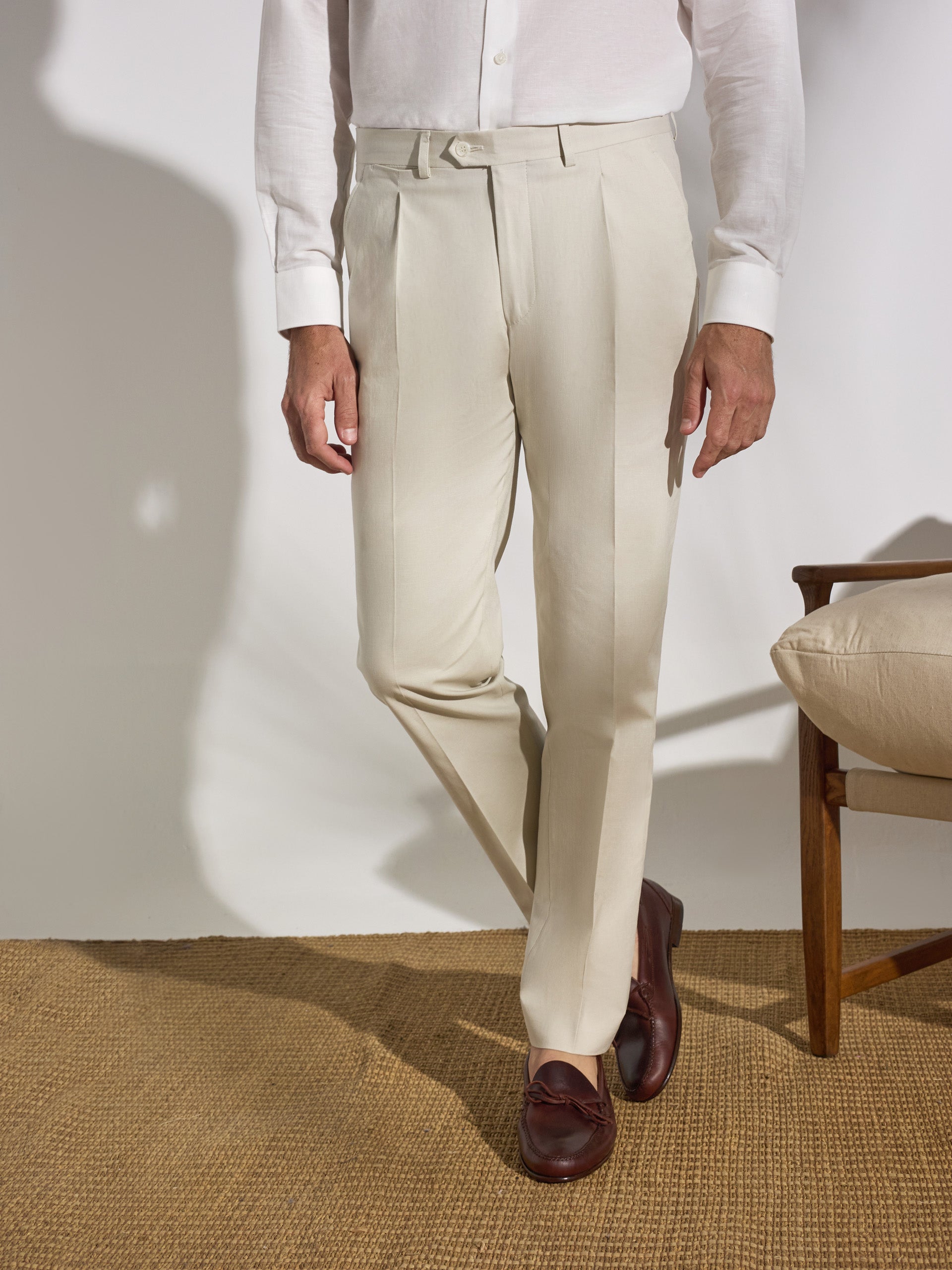 Pantalon de costume en lin unique couleur pierre