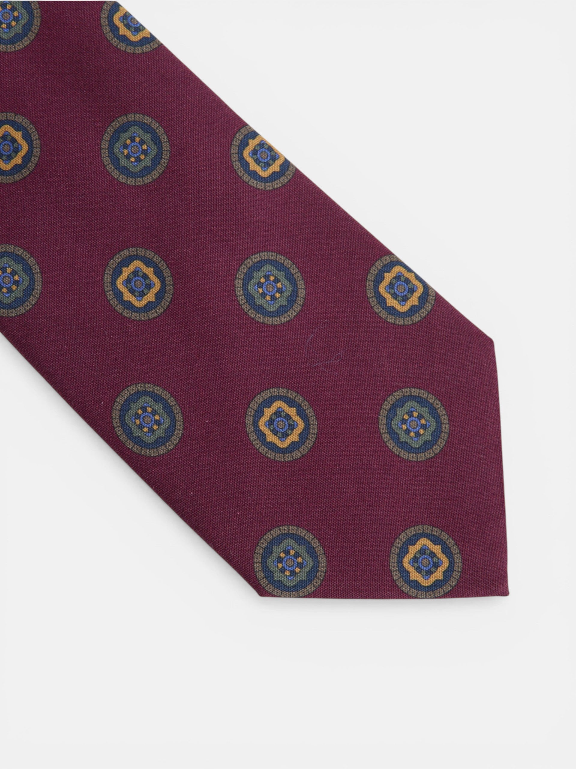 Cravate à cercles géométriques couleur bordeaux