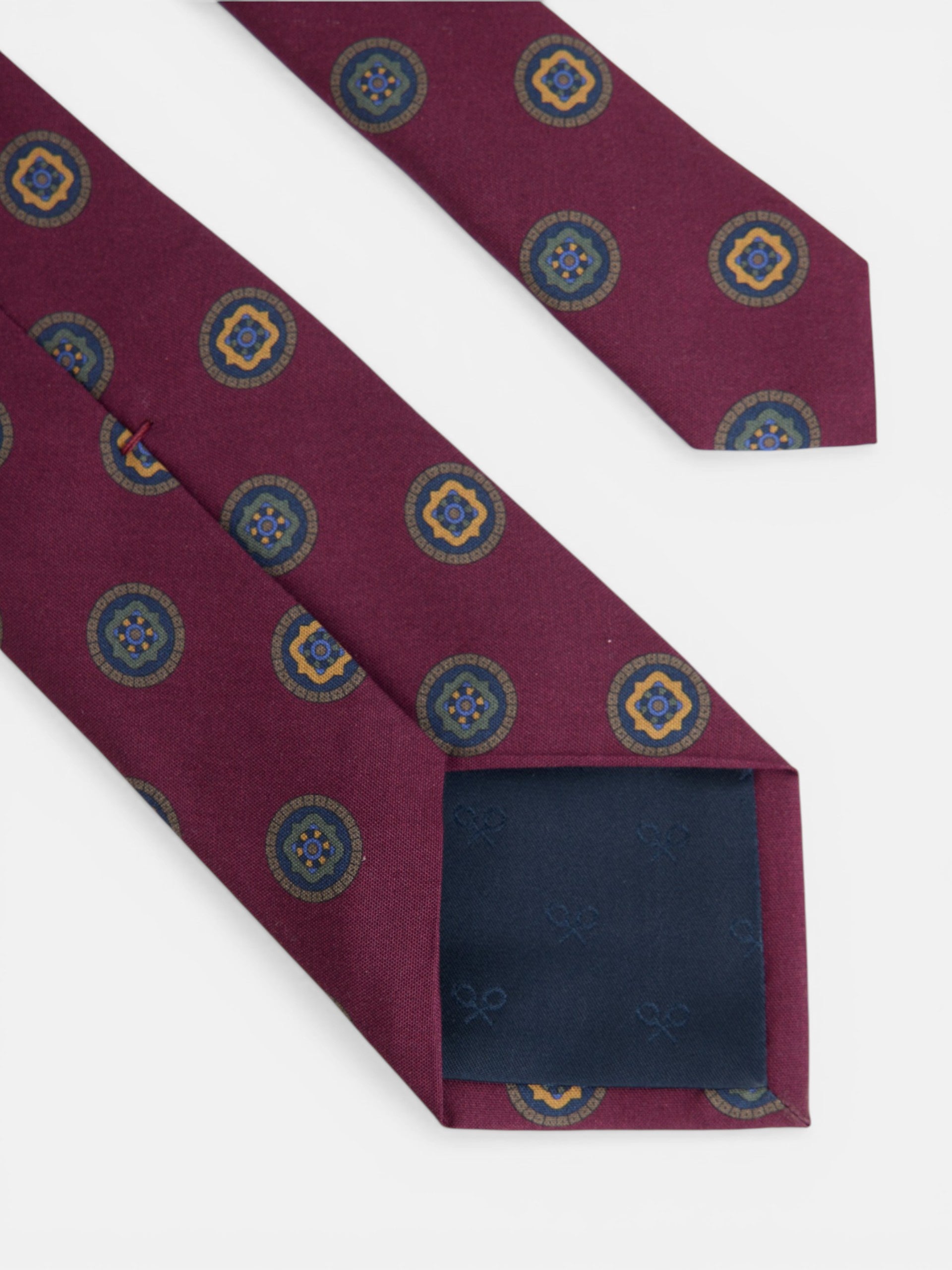 Cravate à cercles géométriques couleur bordeaux