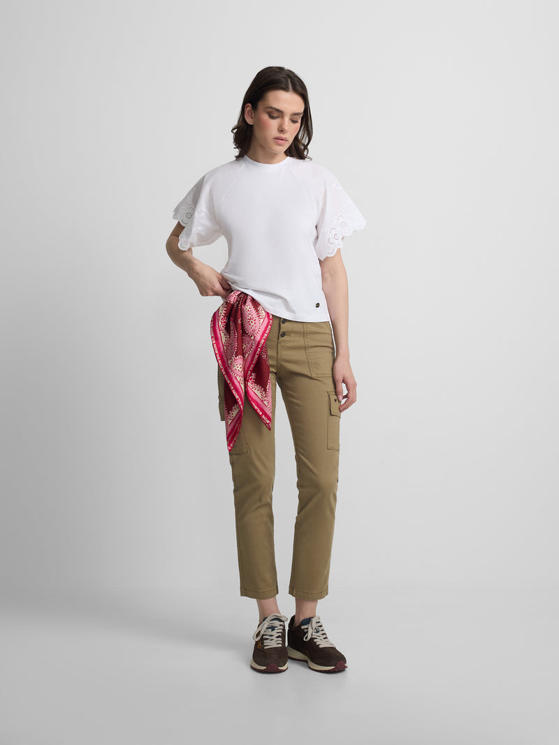 T-shirt femme à volants brodés blanche