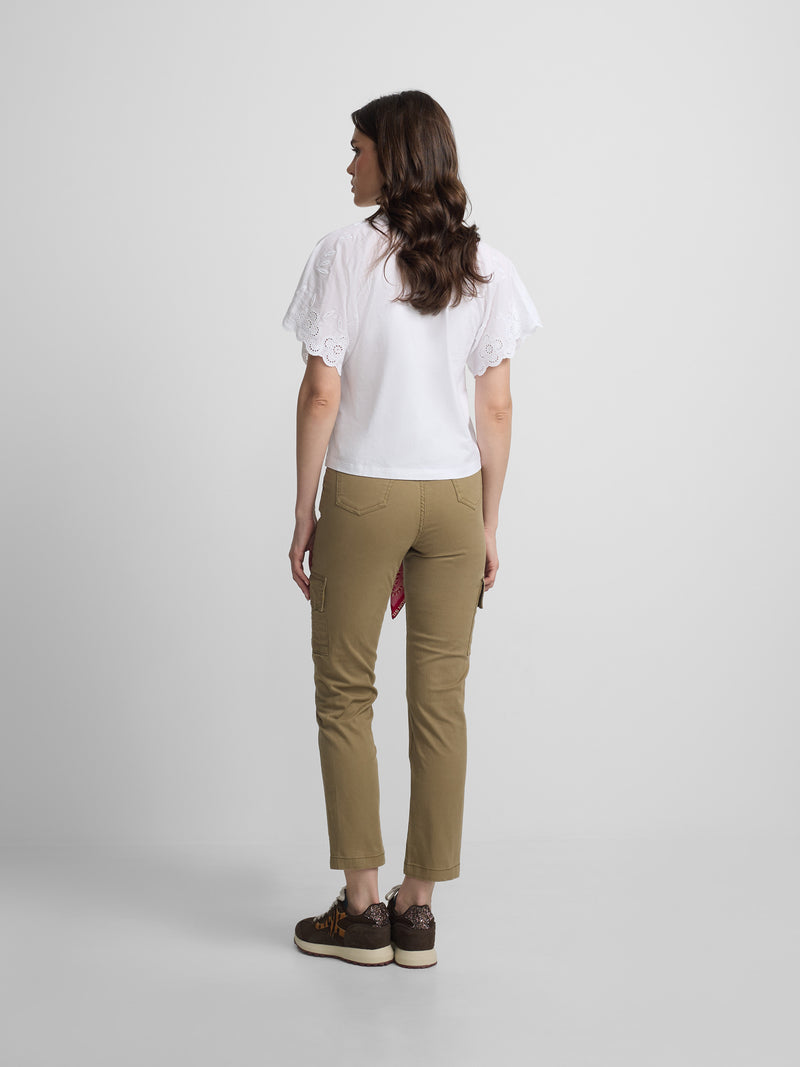 T-shirt femme à volants brodés blanche