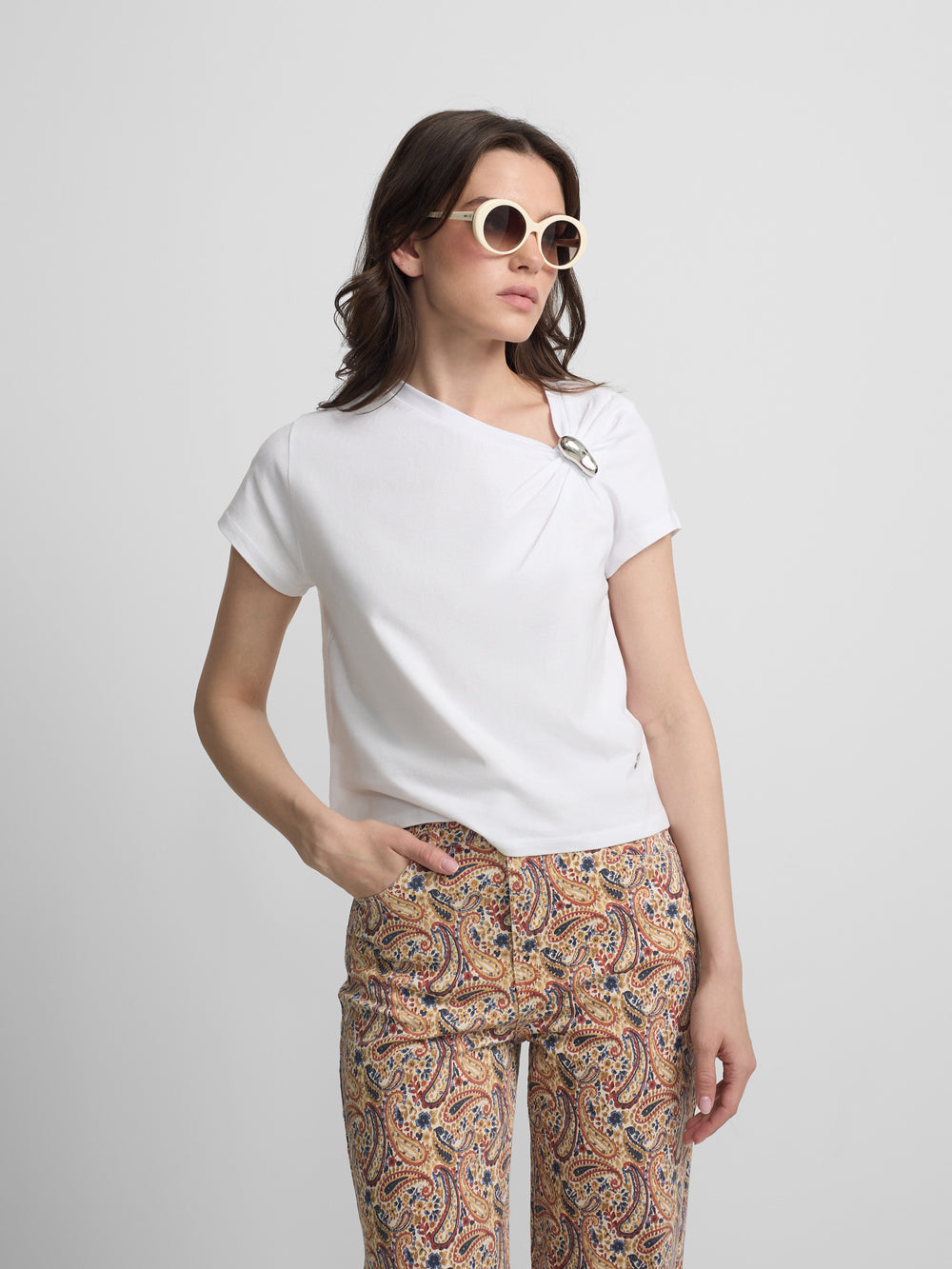 Camiseta woman nudo aplique blanca