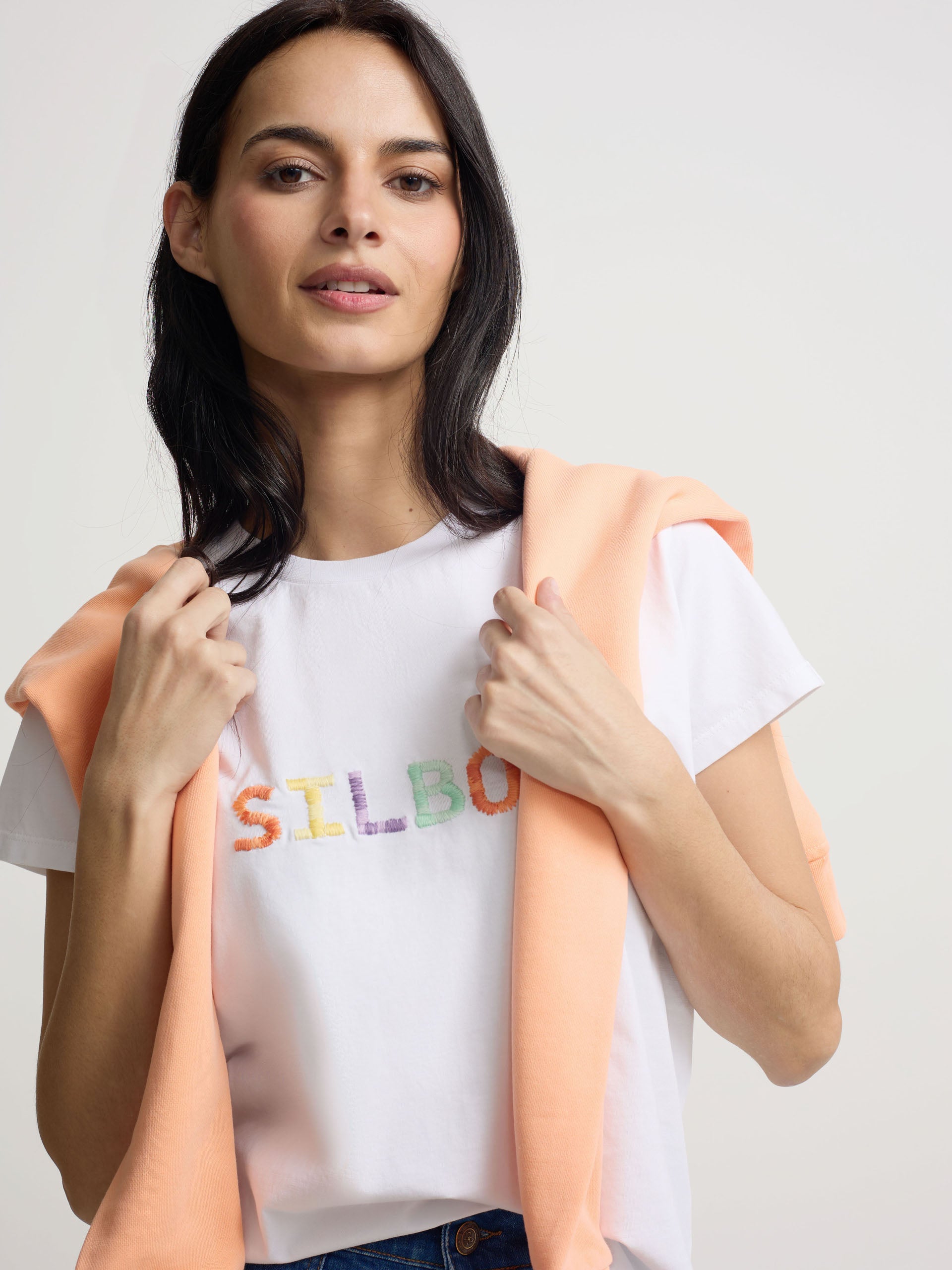 T-shirt blanc Silbon pour femme avec des gribouillis