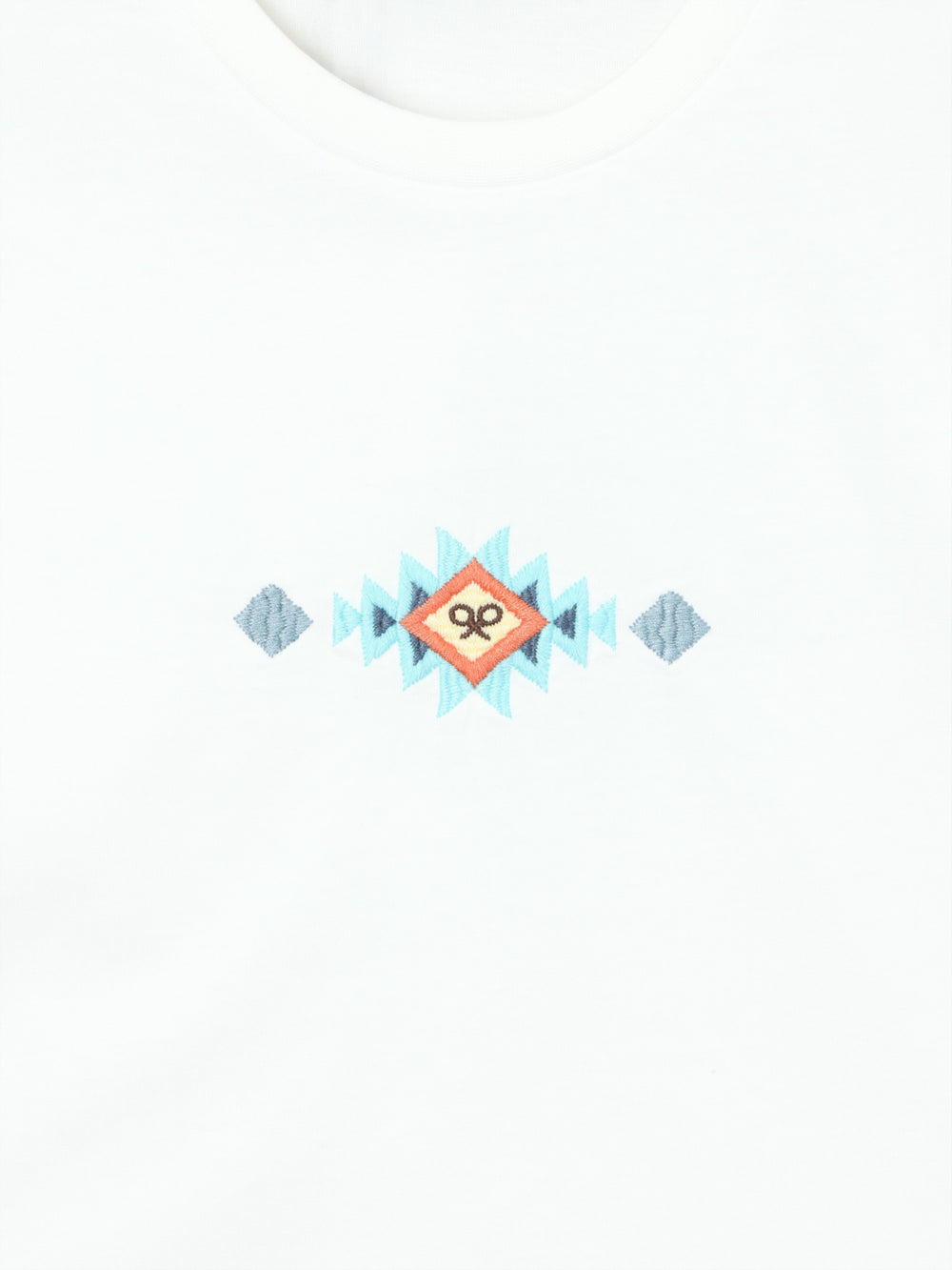 Camiseta woman bordados ikat blanca