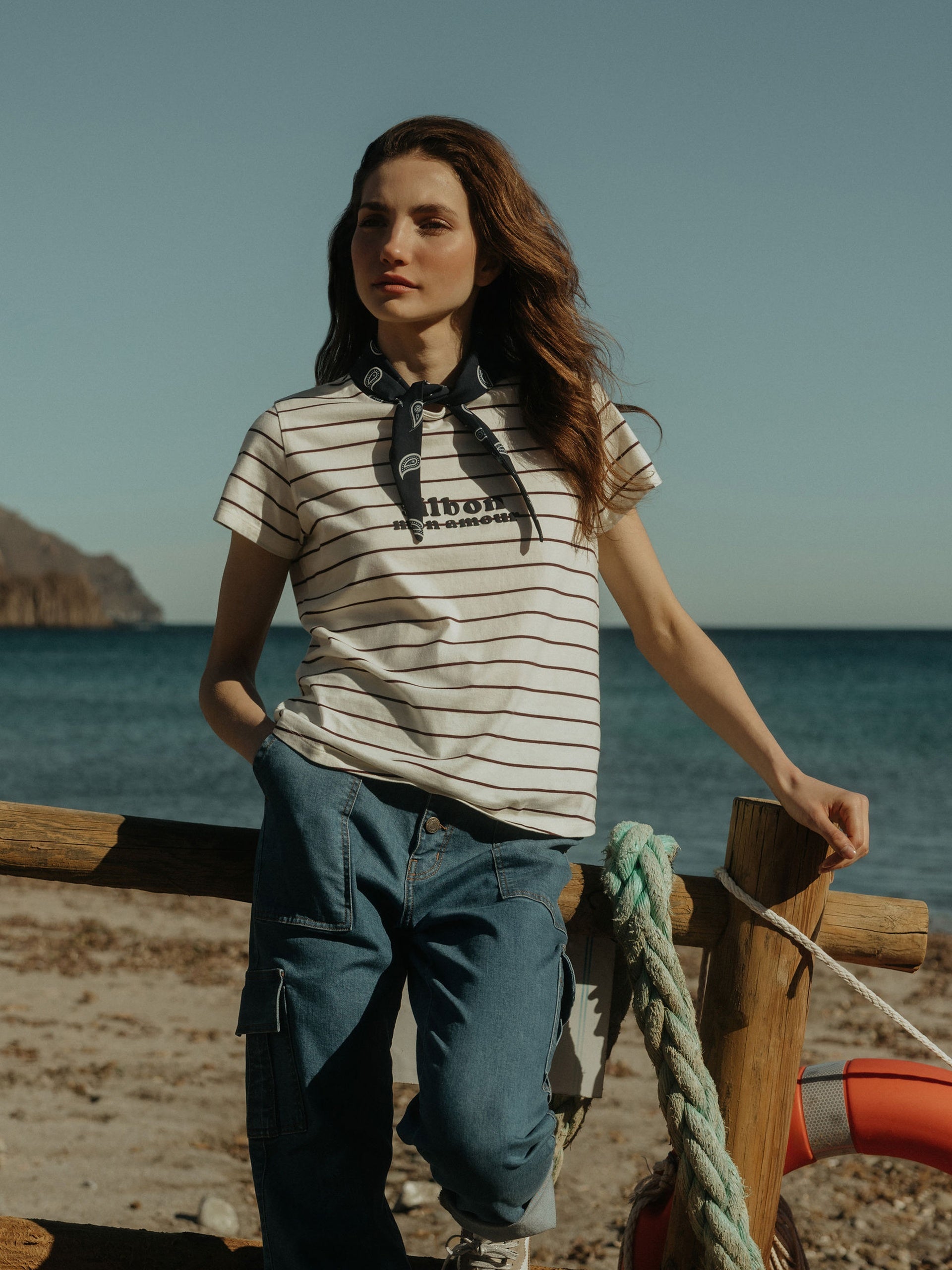 Women's T-shirt with purple bandana silbon appliqué