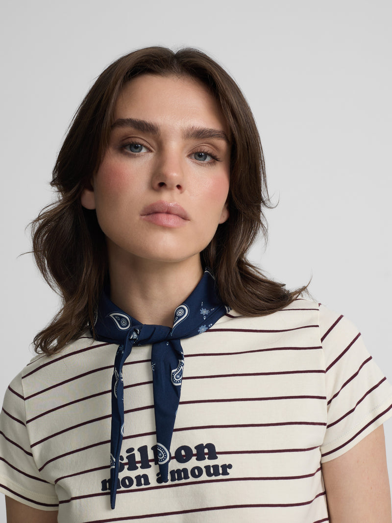 T-shirt mulher com aplique silbon bandana roxa