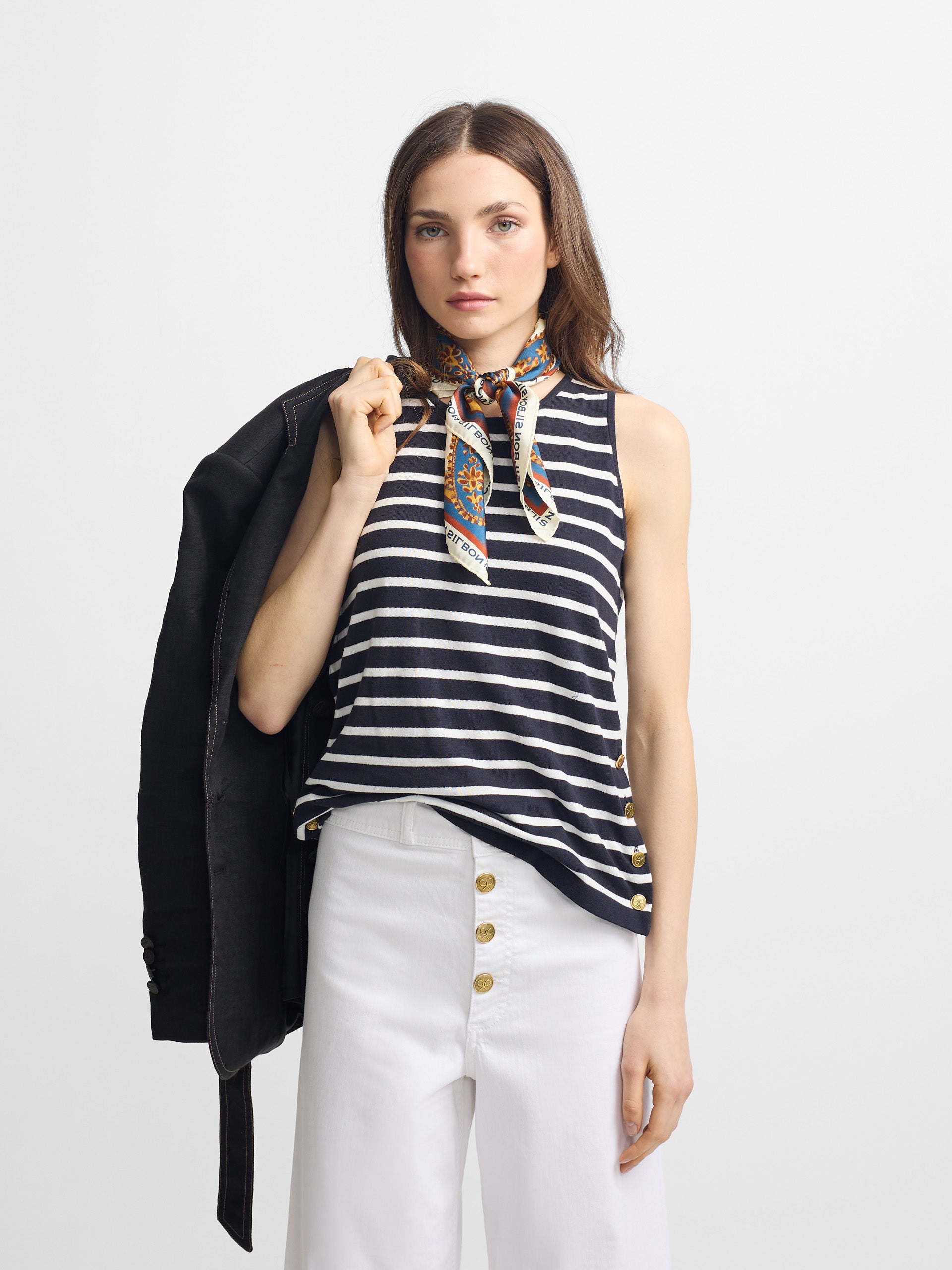 Camisola de malha às riscas azul-marinho e cru