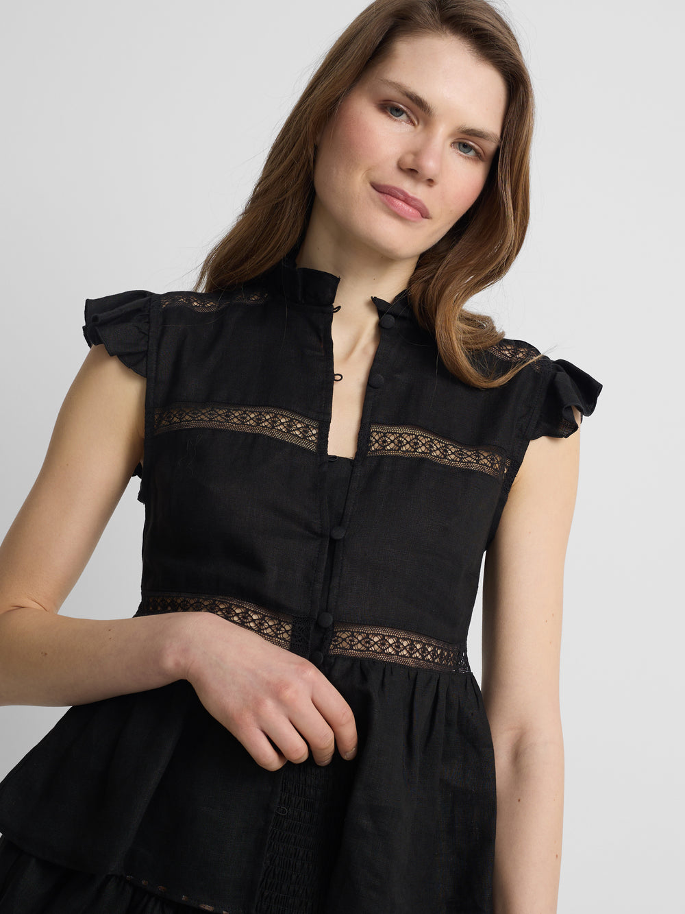 Blusa detalles bordados negra