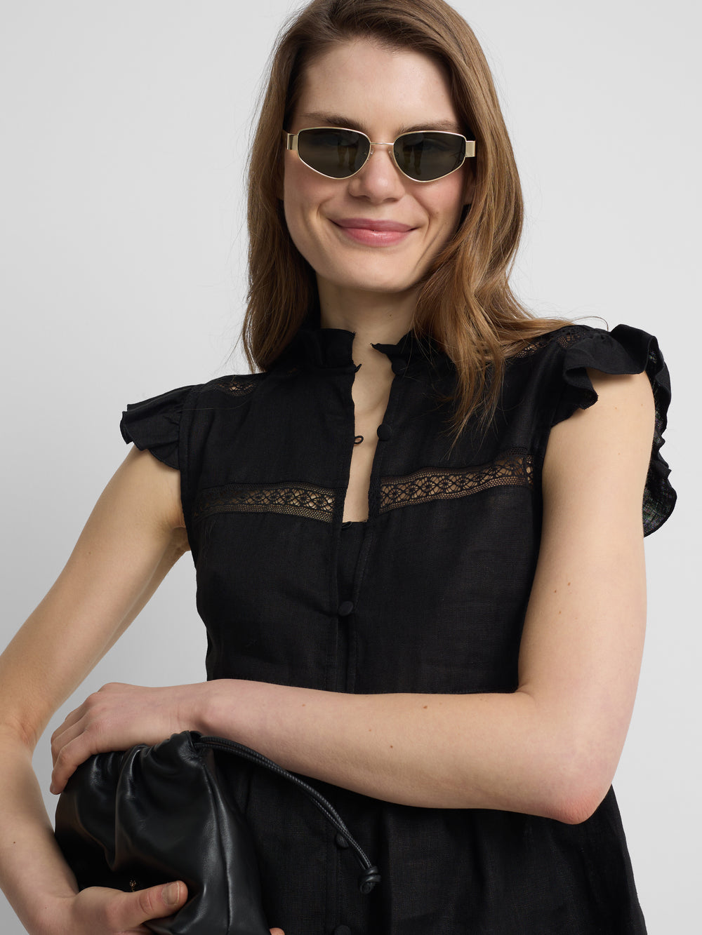 Blusa detalles bordados negra