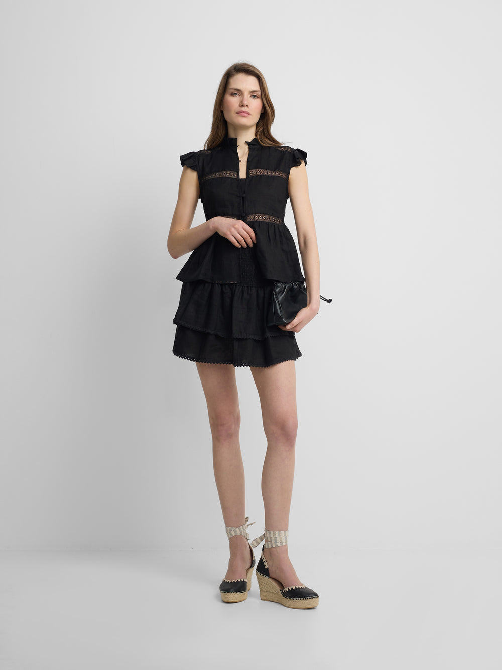 Blusa detalles bordados negra