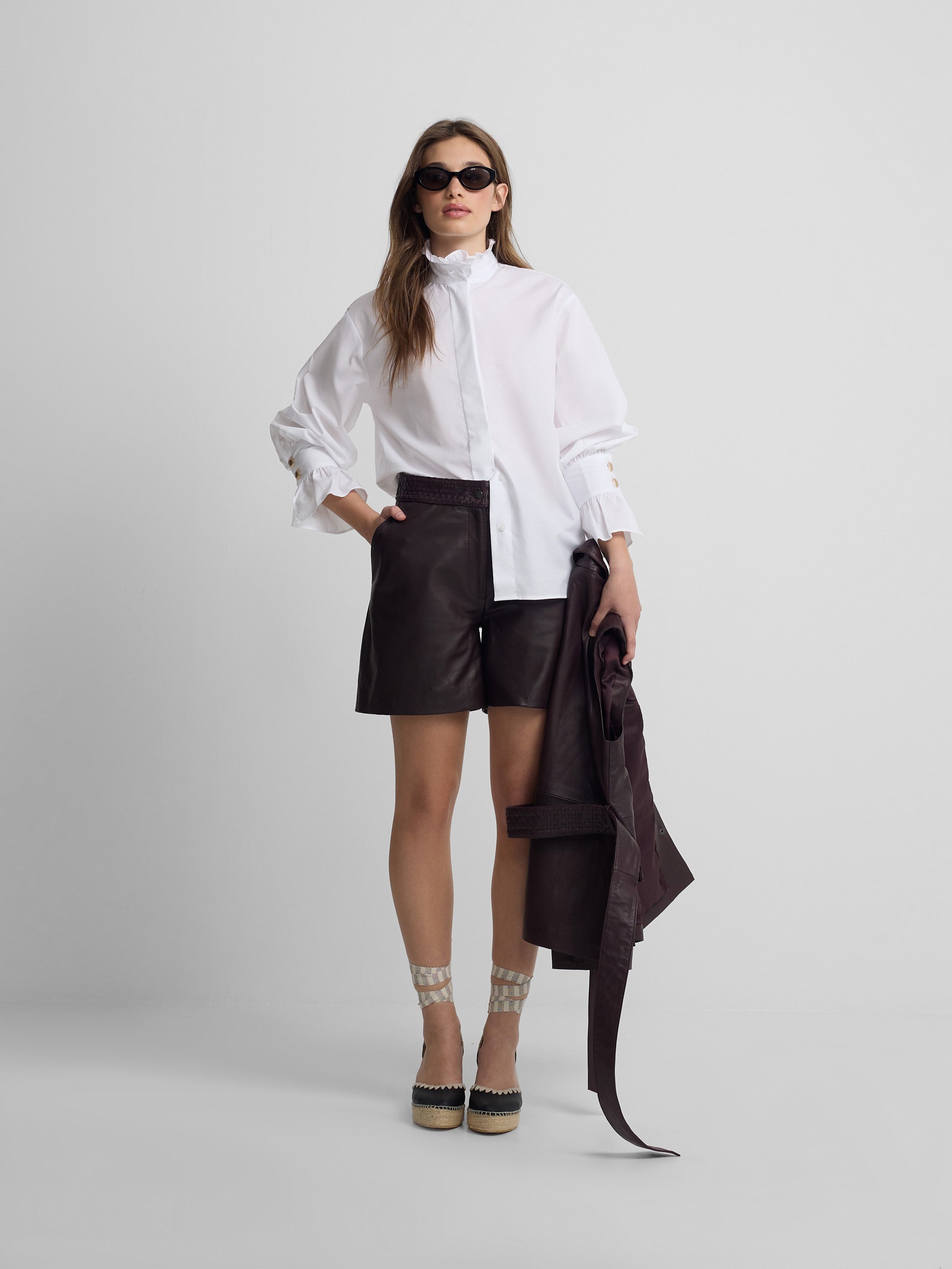 Camisa detalle puño blanca