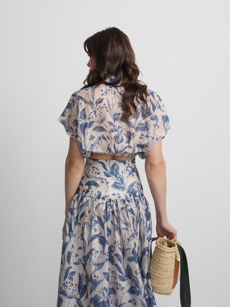 Blusa curta estampada flores azul