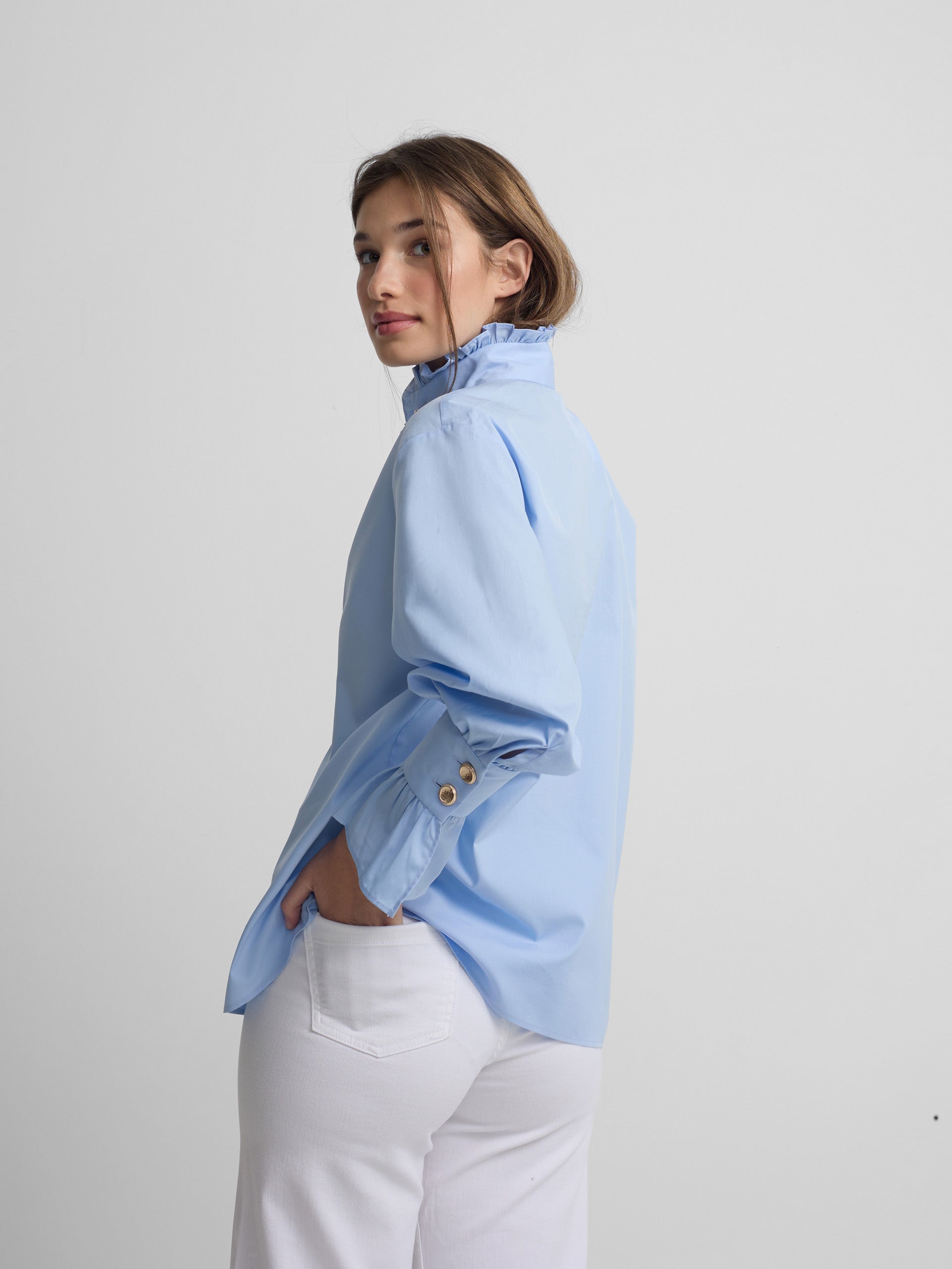 Camisa detalle puño celeste