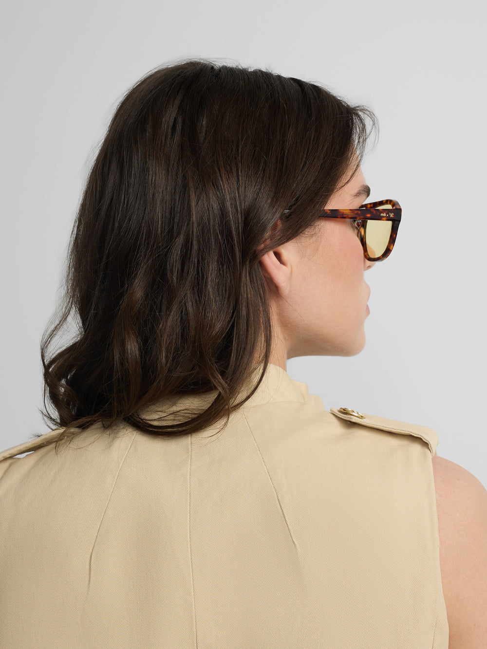 Chaleco sahariana botones beige