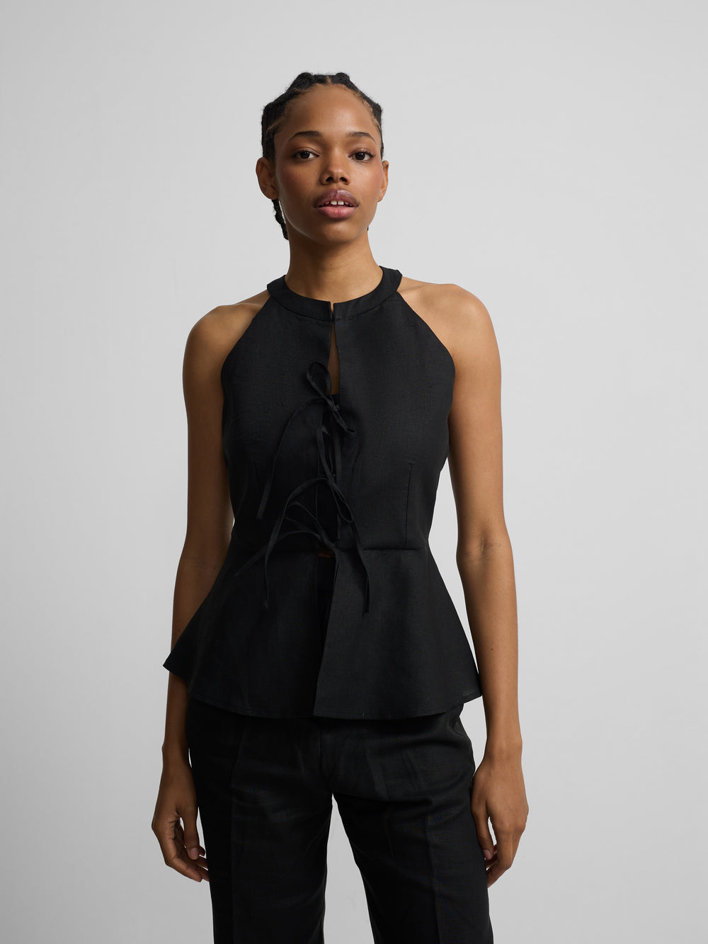 Colete de laços em linho preto