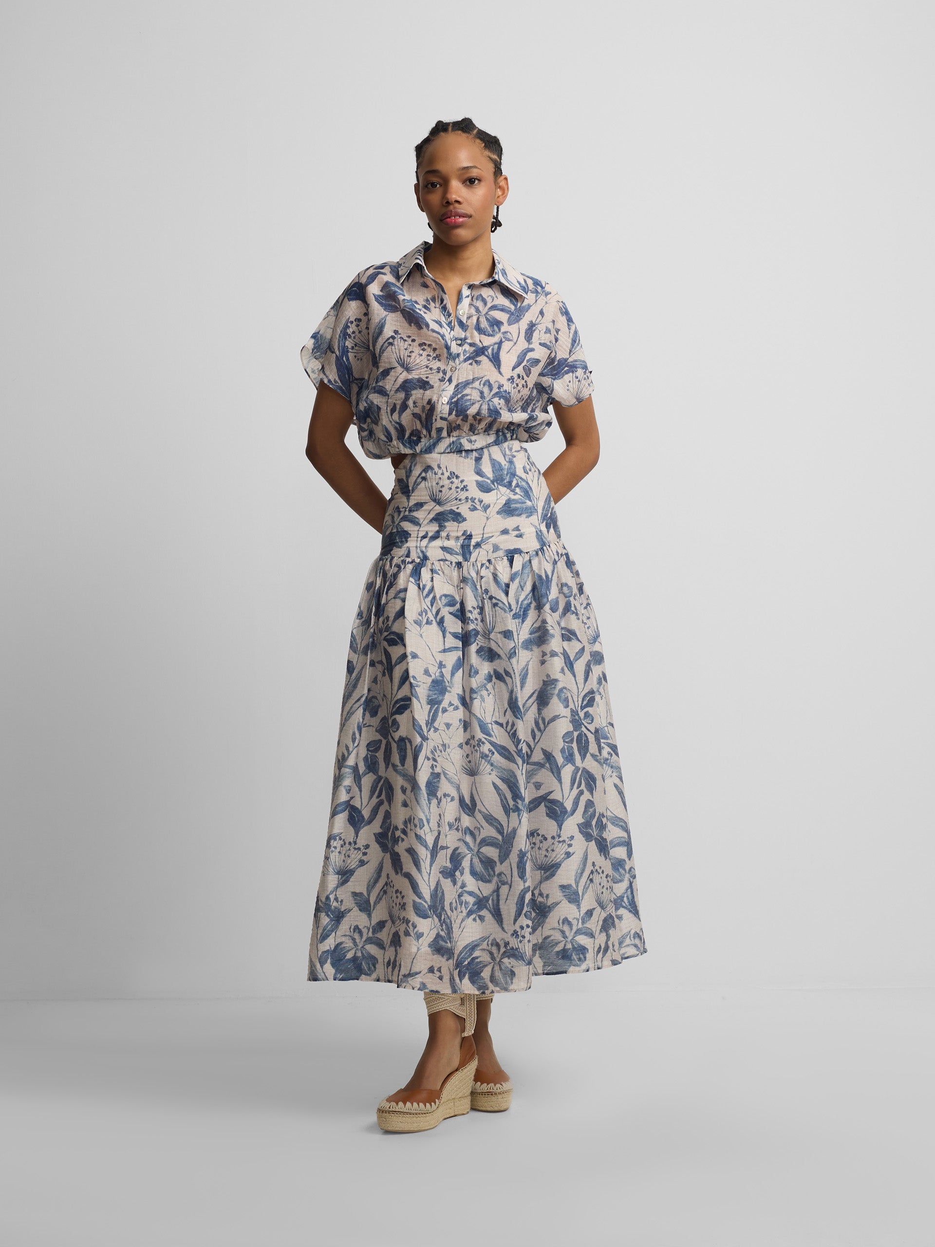 Falda estampado flores azul