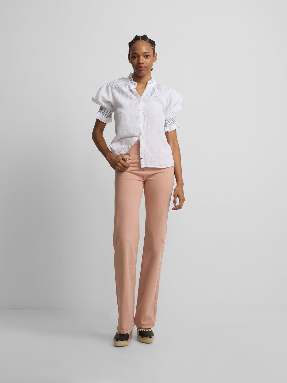 Calças de ganga com fivelas coral