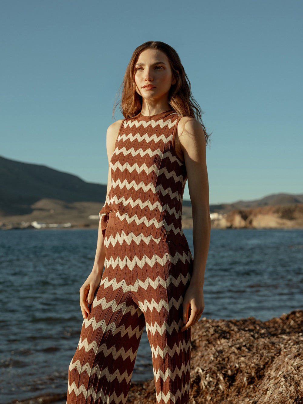 Pantalon punto espiga marrones