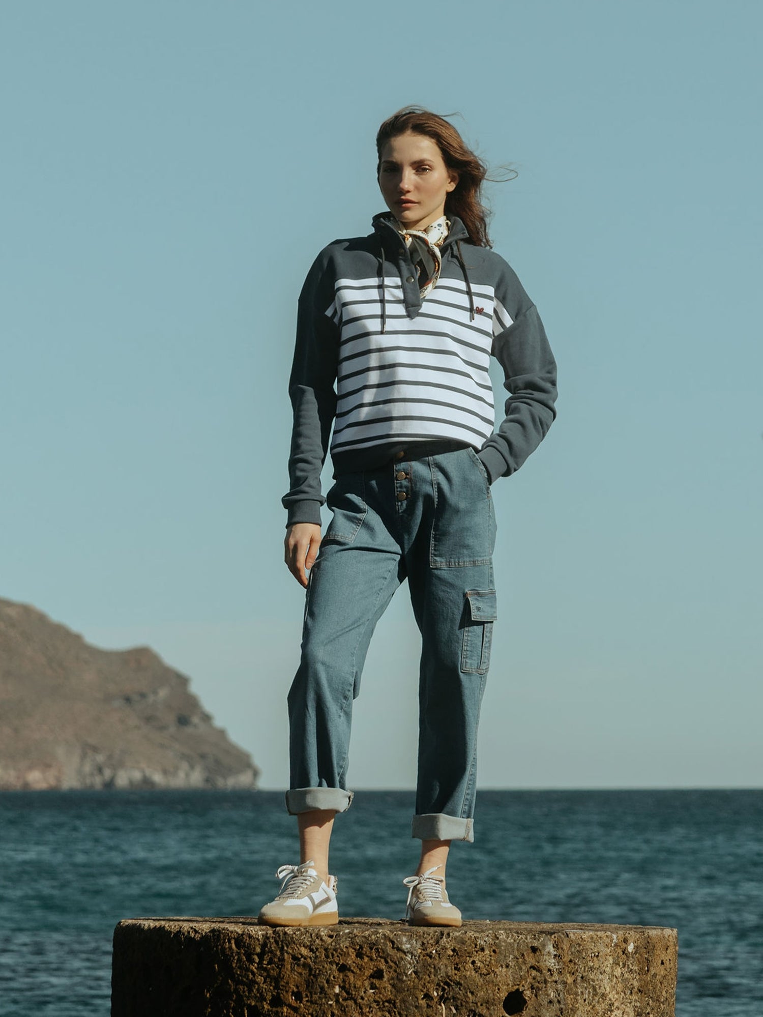 Sudadera woman cuello botones rayas azules