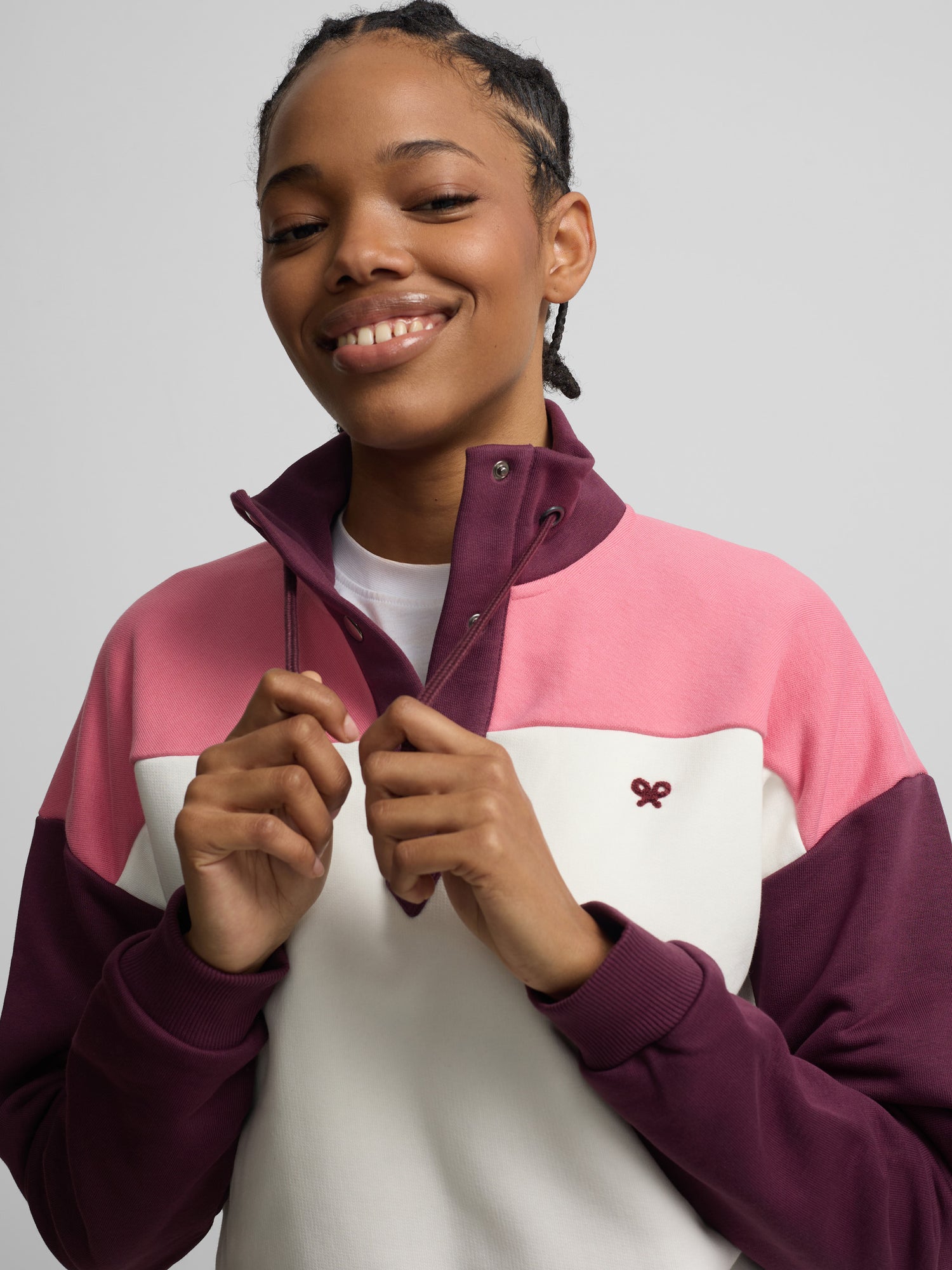 Women's sweatshirt with pink button neck