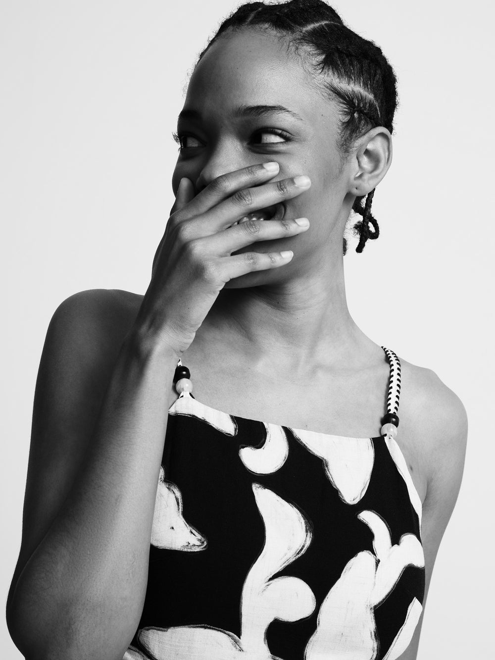 Vestido cut out estampado flores negro