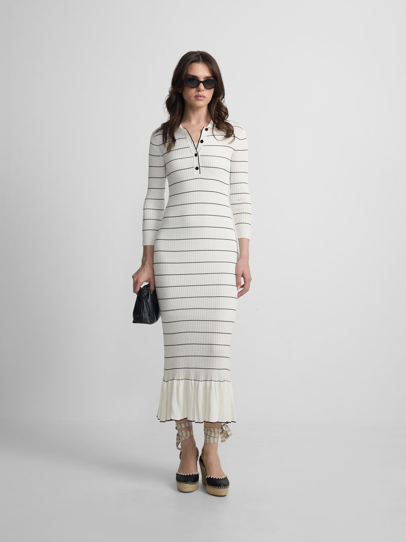 Vestido comprido de malha com mangas compridas, riscas em cru e preto