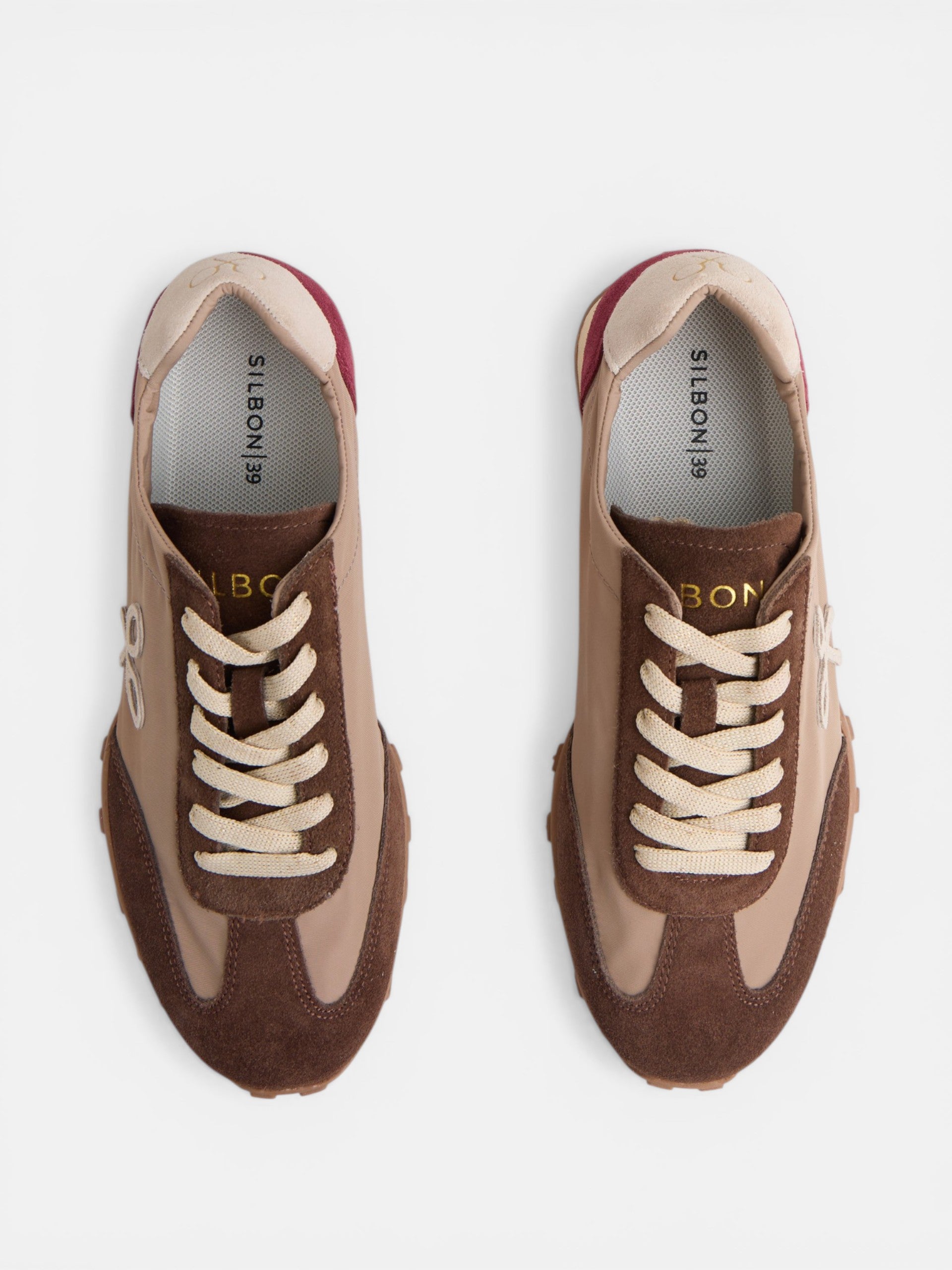 Zapatilla running marrones