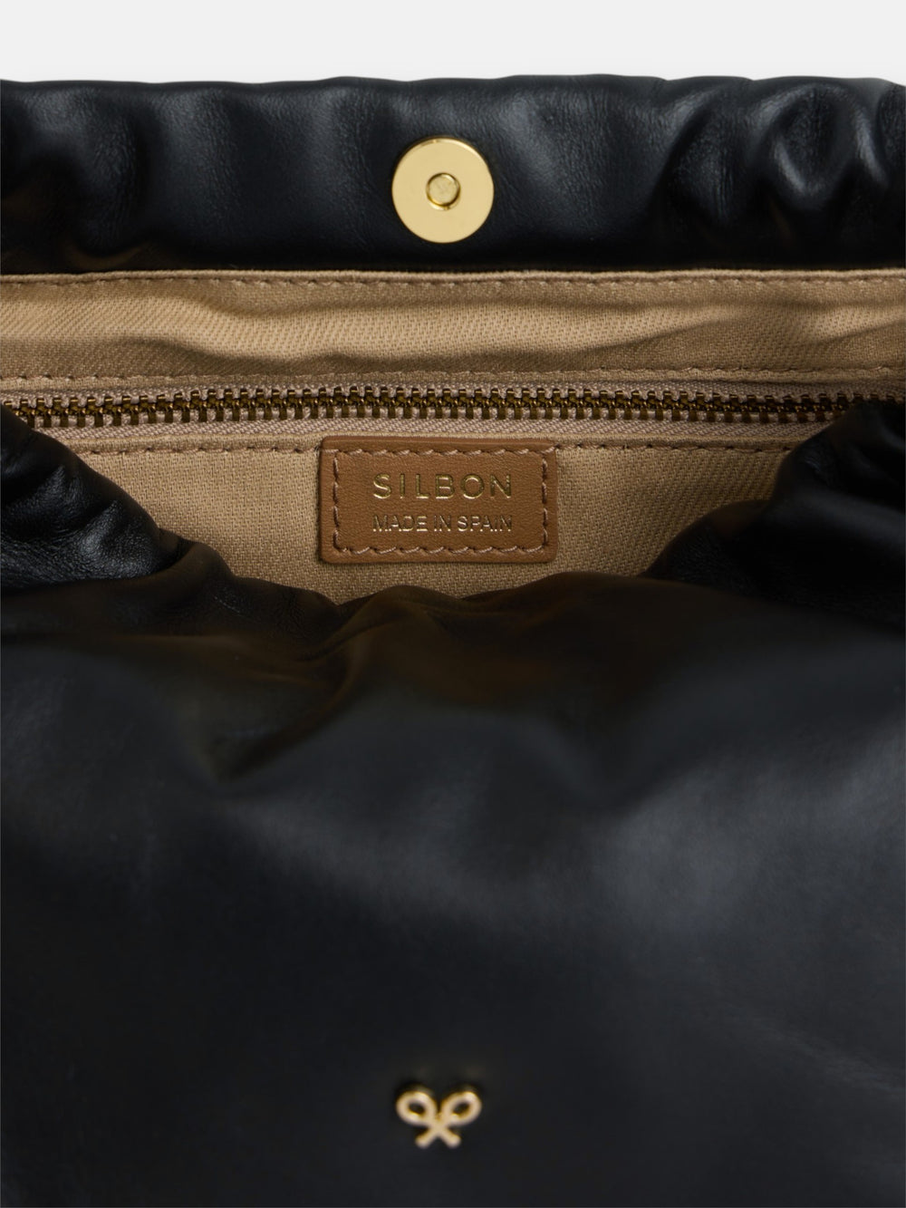 Bolso fruncido piel detalle cadena negro