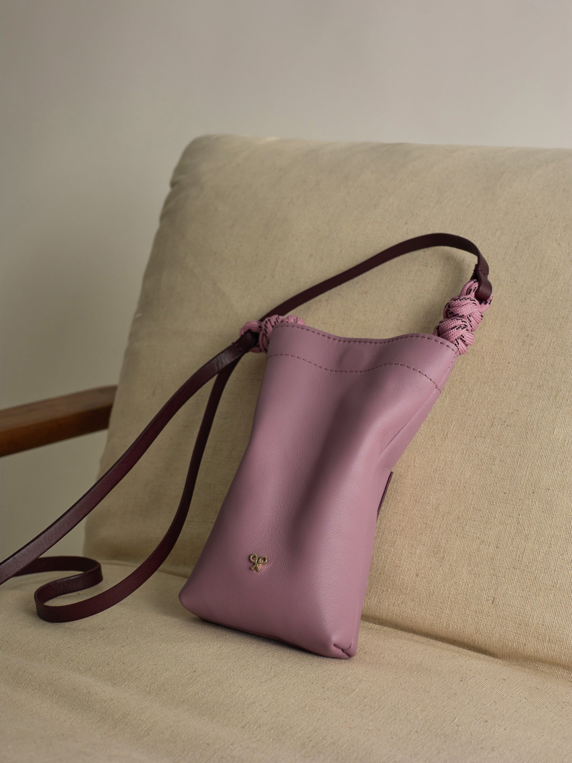 Mini knot bag in pink and burgundy