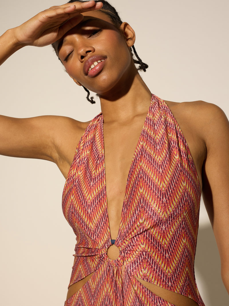 Maillot de bain à col halter motif chevrons roses