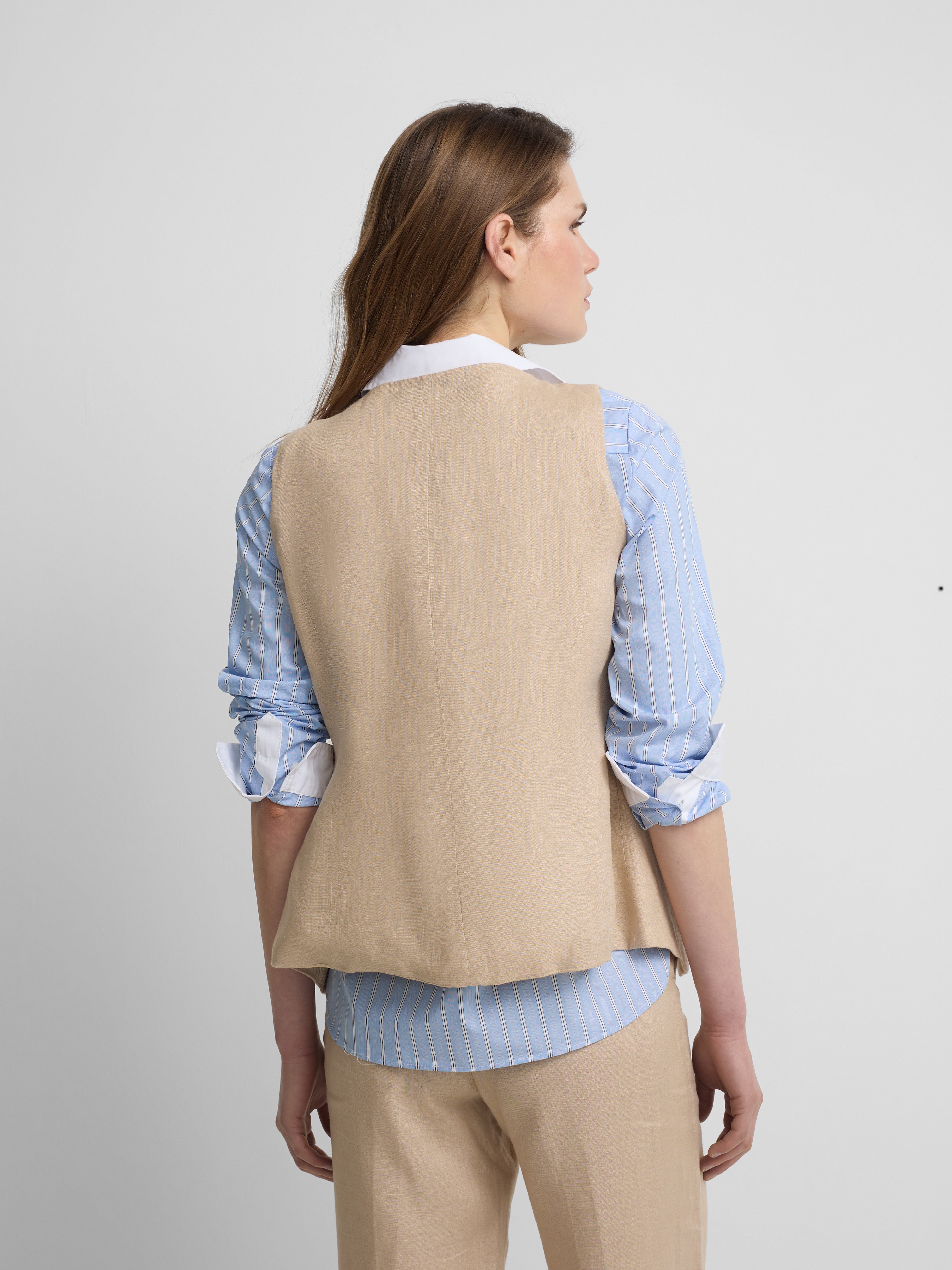 gilet boutonné en lin beige