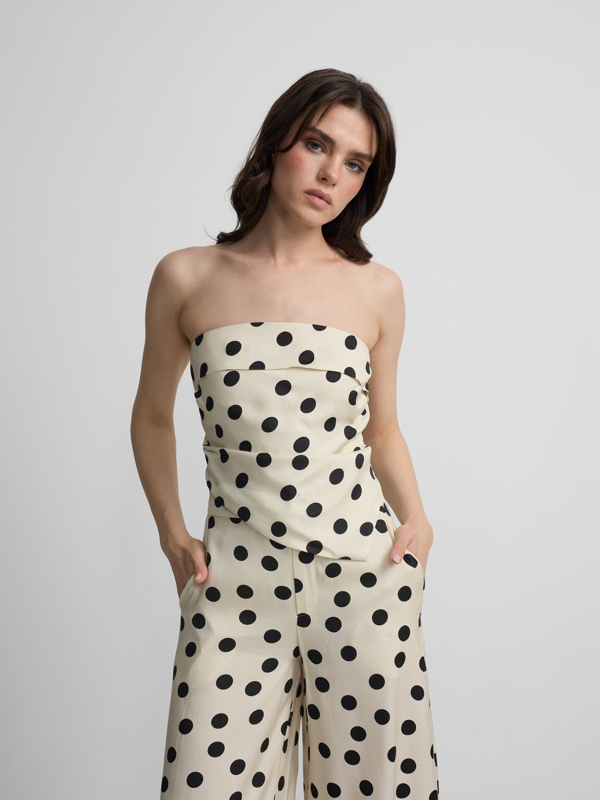 Top palavra de honra com bolinhas branco e preto