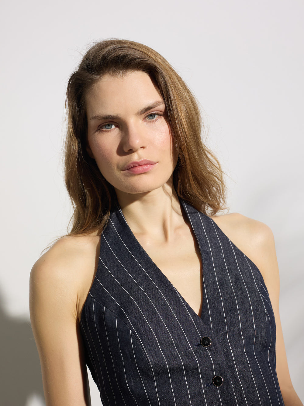 Gilet gris à fines rayures unique