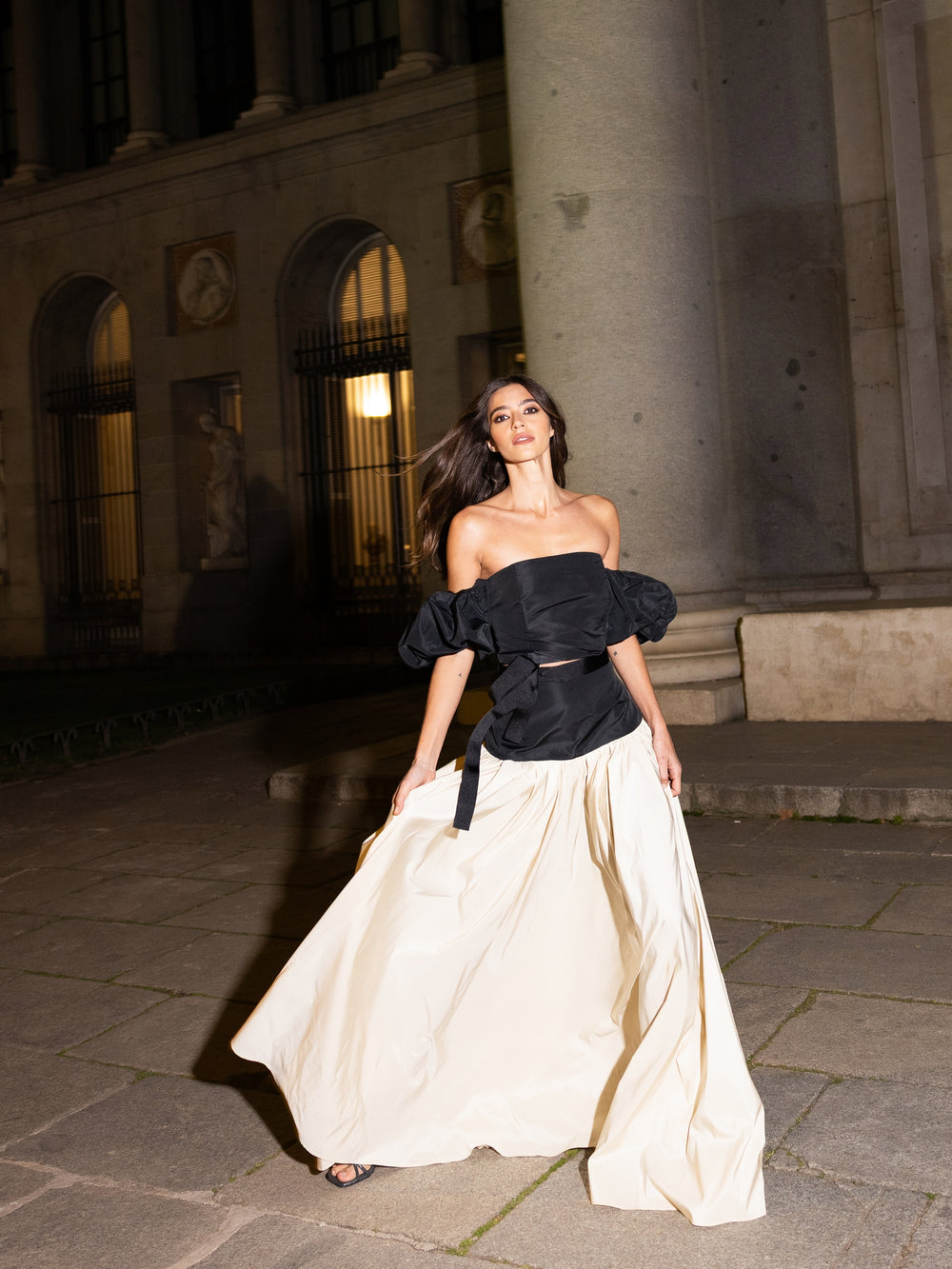 Falda CaprilexSilbon tafeta vainilla y negro