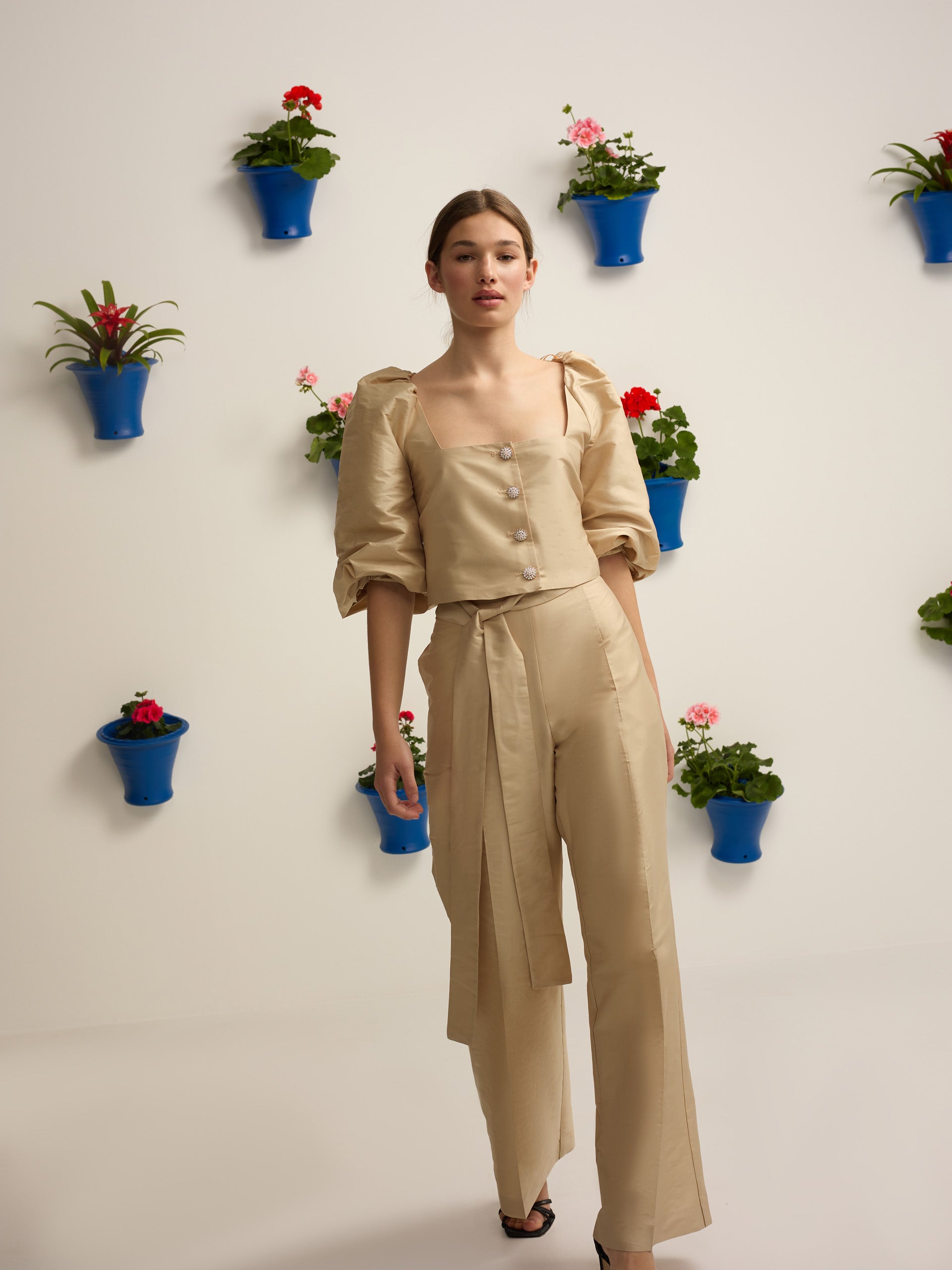 Event collection beige taffeta pants