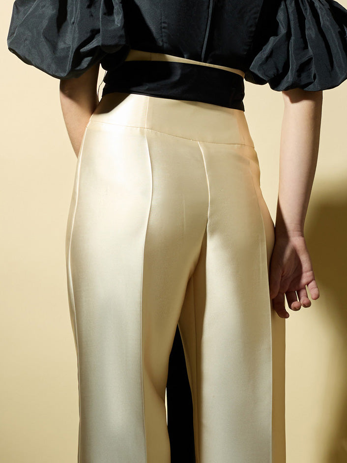 Pantalón CaprilexSilbon mikado vainilla y negro