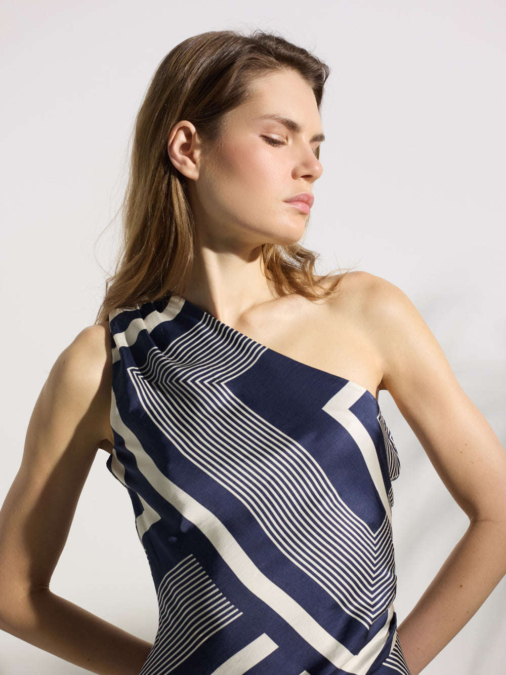 Robe midi asymétrique bleue imprimée unique