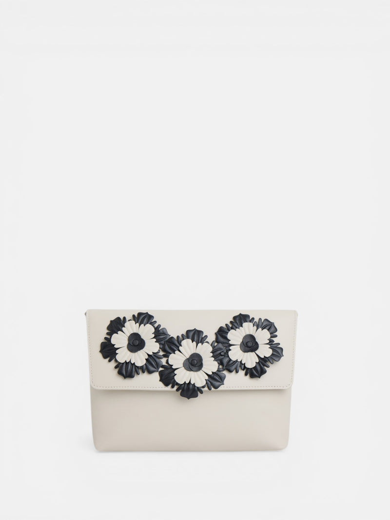 Carteira clutch em napa bege para eventos
