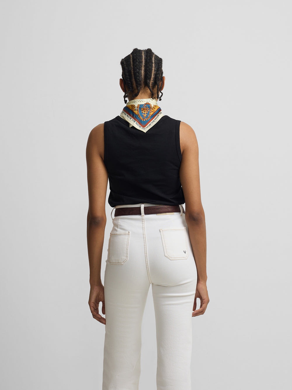 Camiseta tank woman negra aplicacion perla