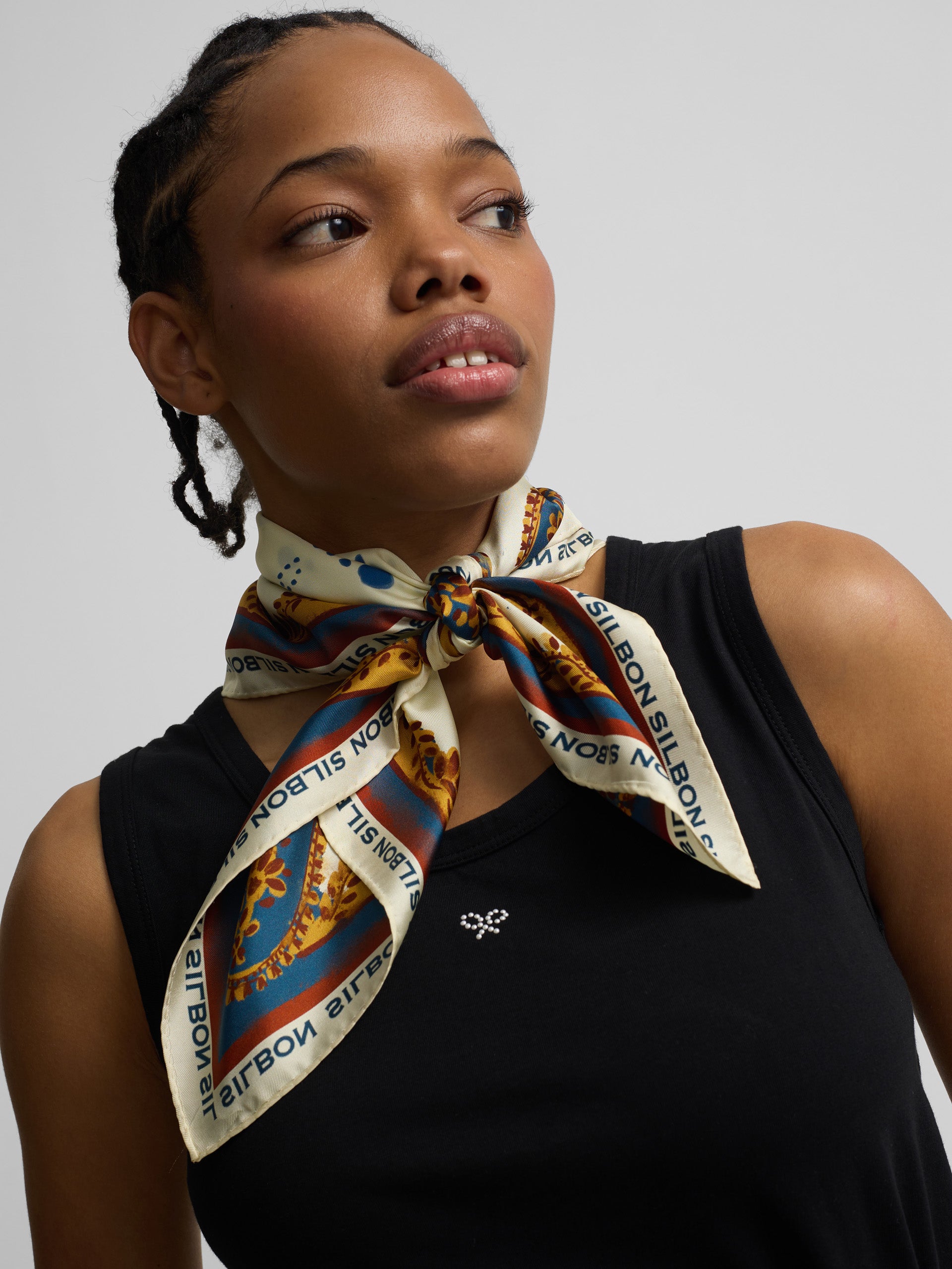 Camisola tank mulher preta aplicação pérola