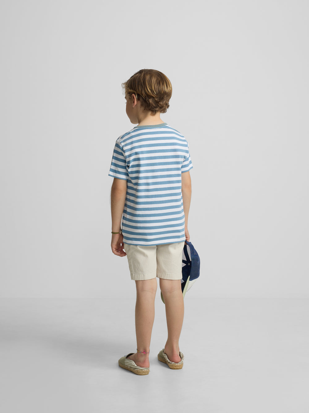 Camisola criança com debrum de riscas finas azul